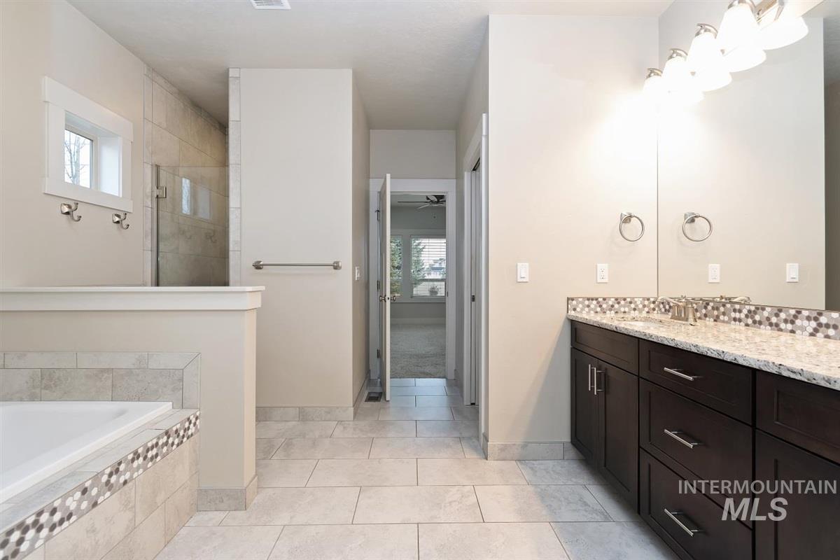 9580 W Ringle Creek, Star, Idaho 83669, 3 Bedrooms, 2 Bathrooms, Residential For Sale, Price $709,900,MLS 98976570