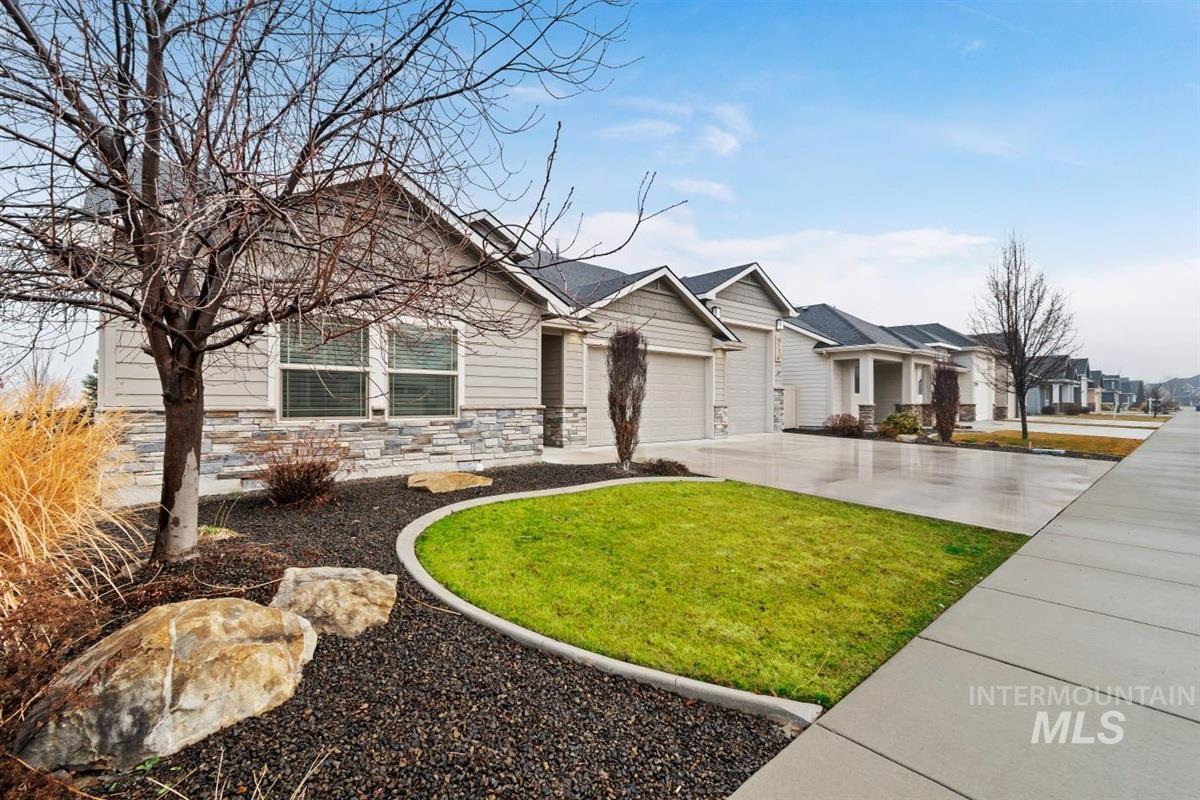 9580 W Ringle Creek, Star, Idaho 83669, 3 Bedrooms, 2 Bathrooms, Residential For Sale, Price $724,900, 98976570
