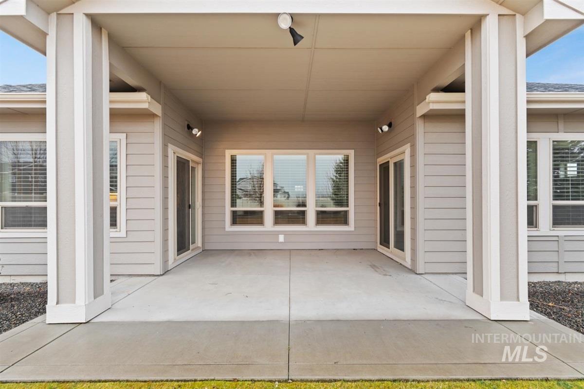 9580 W Ringle Creek, Star, Idaho 83669, 3 Bedrooms, 2 Bathrooms, Residential For Sale, Price $724,900, 98976570