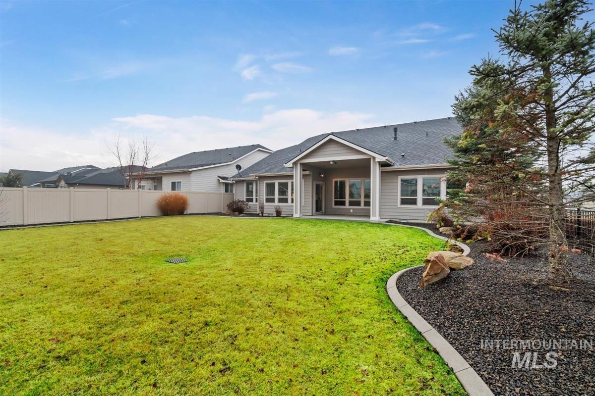 9580 W Ringle Creek, Star, Idaho 83669, 3 Bedrooms, 2 Bathrooms, Residential For Sale, Price $709,900,MLS 98976570