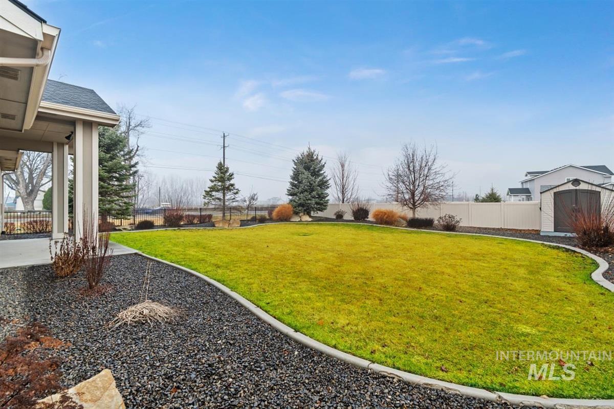 9580 W Ringle Creek, Star, Idaho 83669, 3 Bedrooms, 2 Bathrooms, Residential For Sale, Price $709,900,MLS 98976570