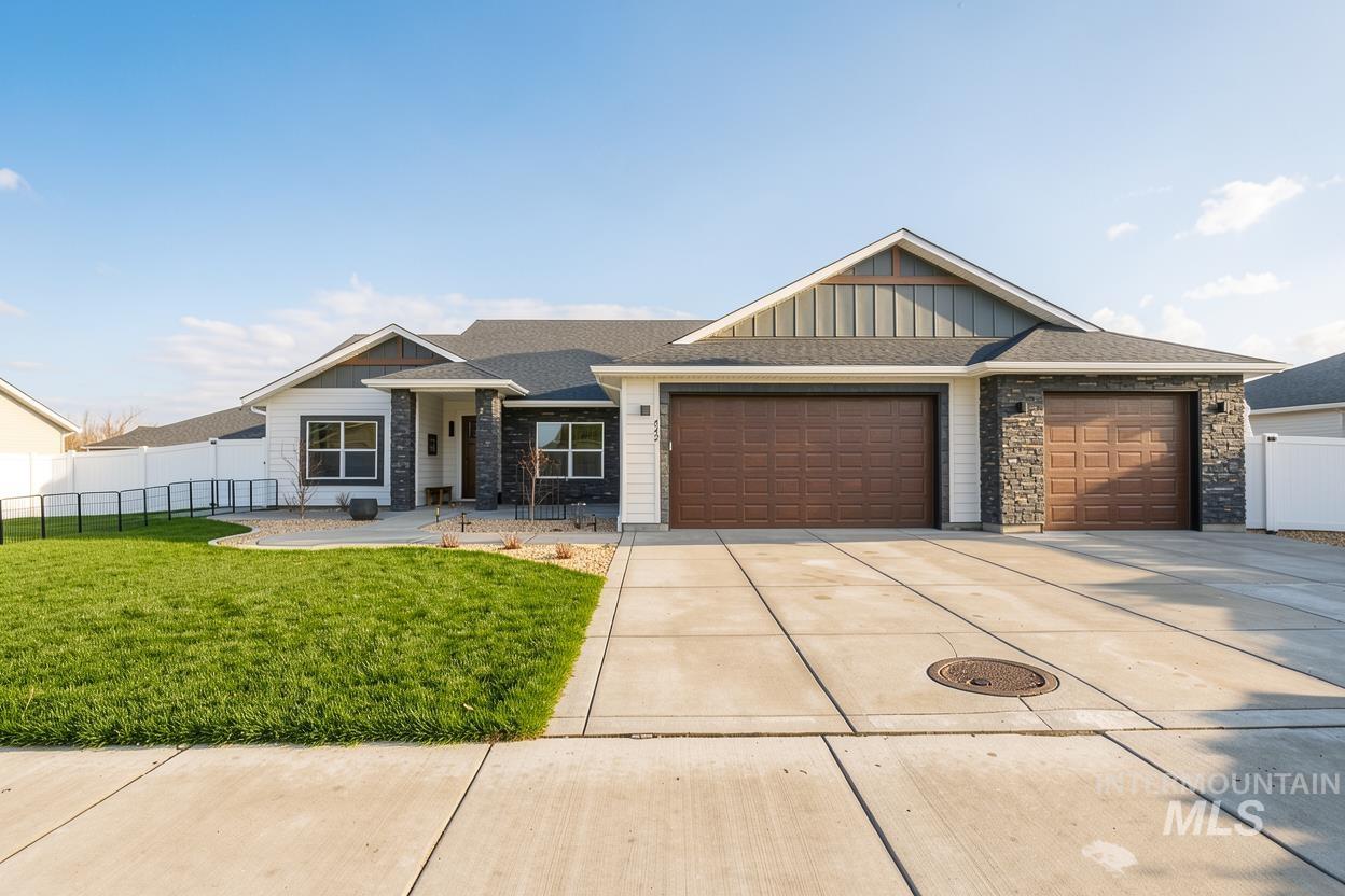 642 Clear Springs St, Burley, Idaho 83318, 4 Bedrooms, 2 Bathrooms, Residential For Sale, Price $595,900,MLS 98976572