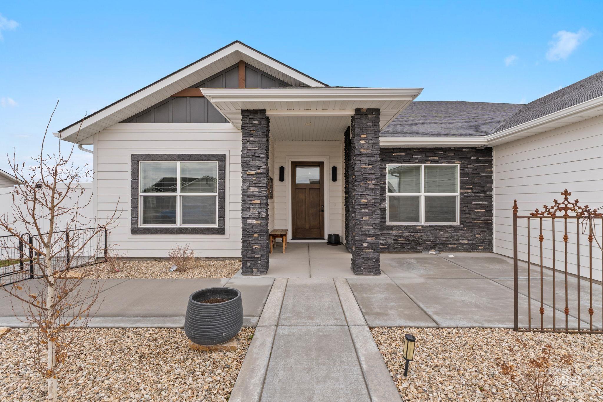 642 Clear Springs St, Burley, Idaho 83318, 4 Bedrooms, 2 Bathrooms, Residential For Sale, Price $595,900, 98976572