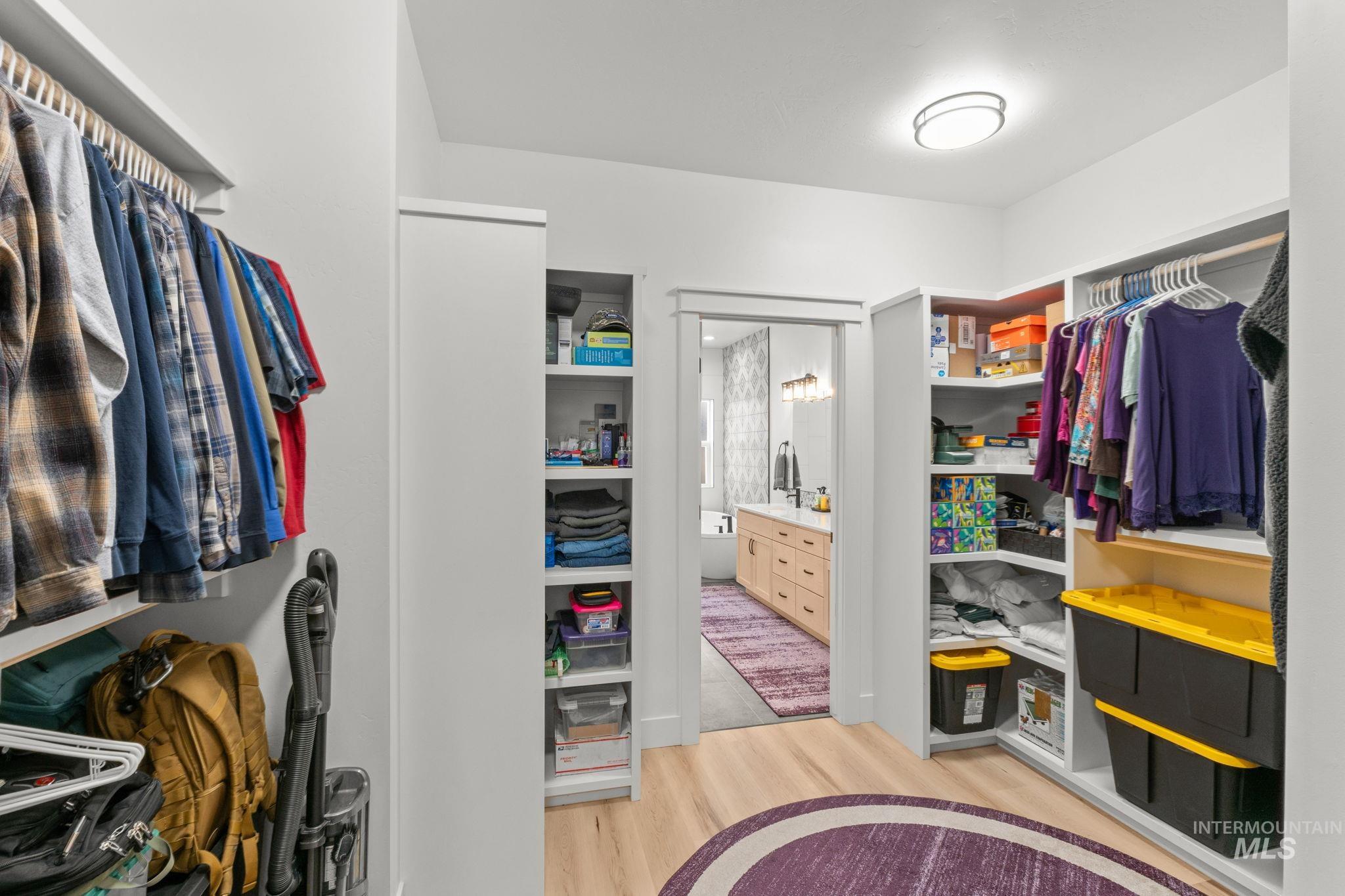 642 Clear Springs St, Burley, Idaho 83318, 4 Bedrooms, 2 Bathrooms, Residential For Sale, Price $599,900,MLS 98976572