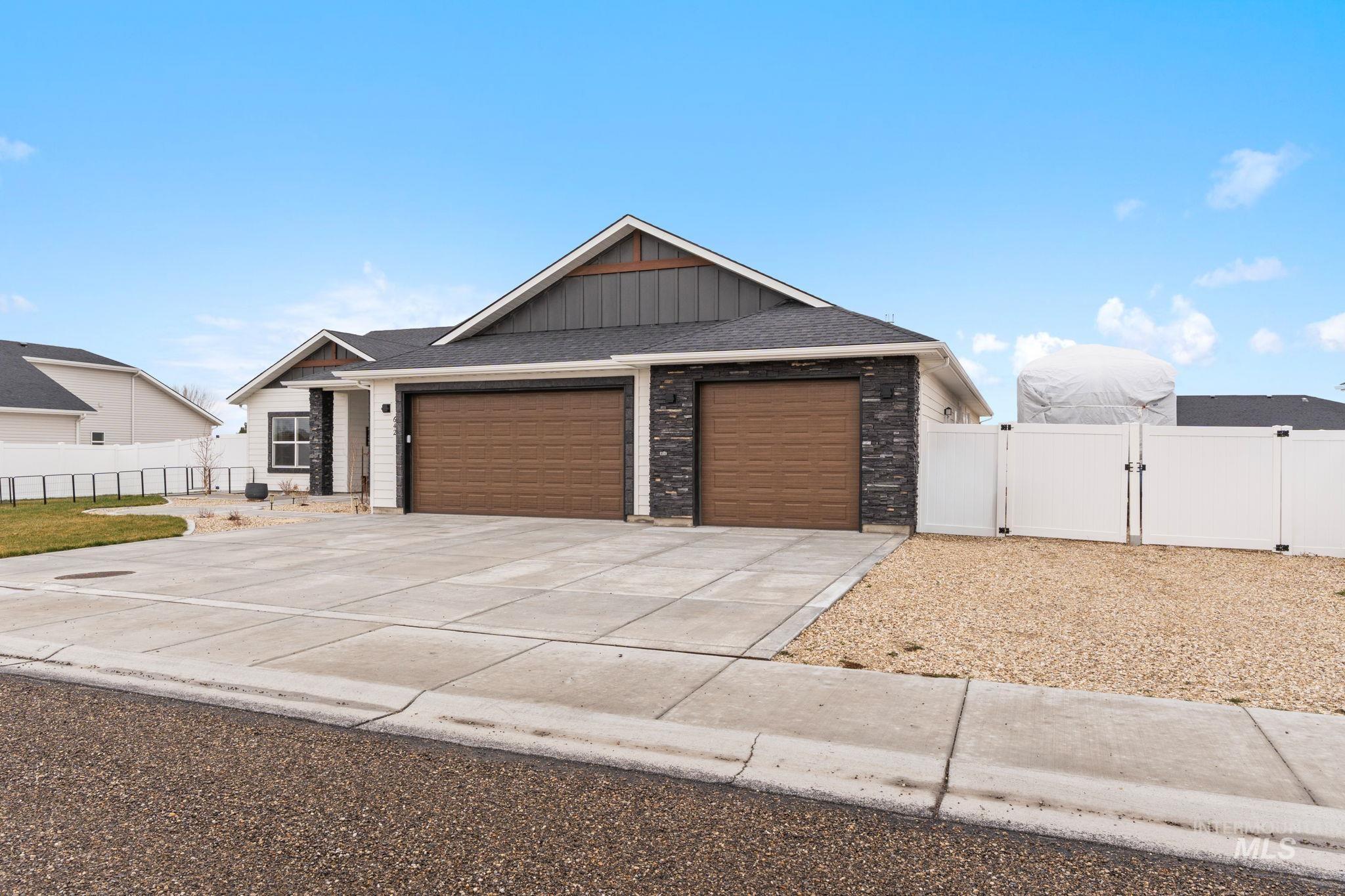 642 Clear Springs St, Burley, Idaho 83318, 4 Bedrooms, 2 Bathrooms, Residential For Sale, Price $605,000, 98976572