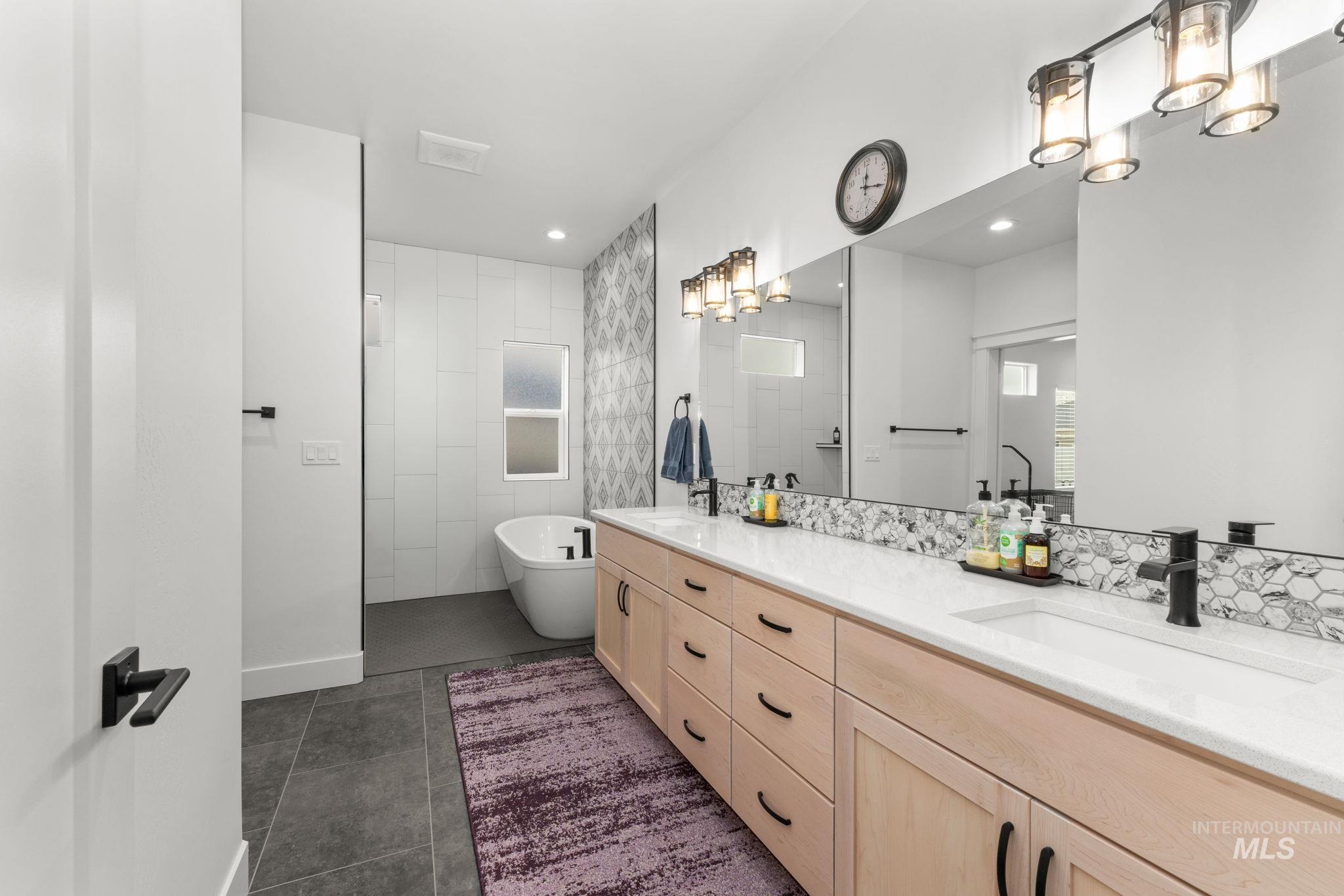 642 Clear Springs St, Burley, Idaho 83318, 4 Bedrooms, 2 Bathrooms, Residential For Sale, Price $599,900,MLS 98976572