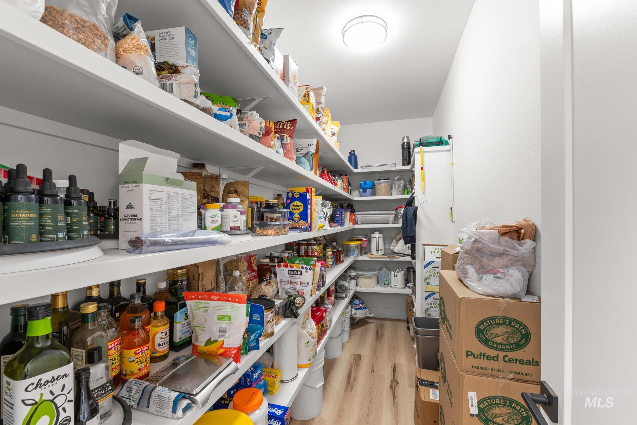 642 Clear Springs St, Burley, Idaho 83318, 4 Bedrooms, 2 Bathrooms, Residential For Sale, Price $599,900,MLS 98976572