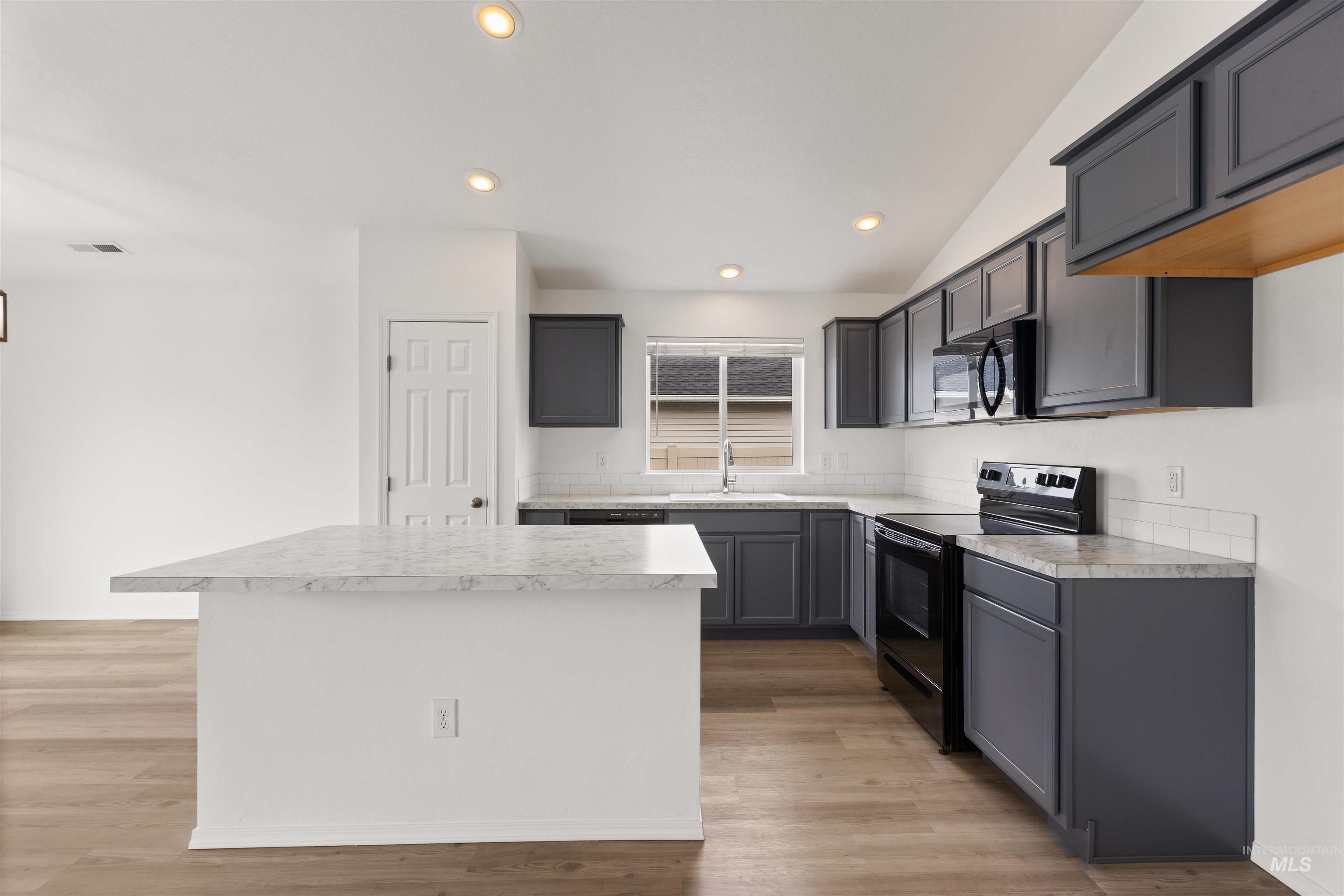 19593 Delmarva Ave, Caldwell, Idaho 83605, 3 Bedrooms, 2 Bathrooms, Residential For Sale, Price $392,500, 98976580