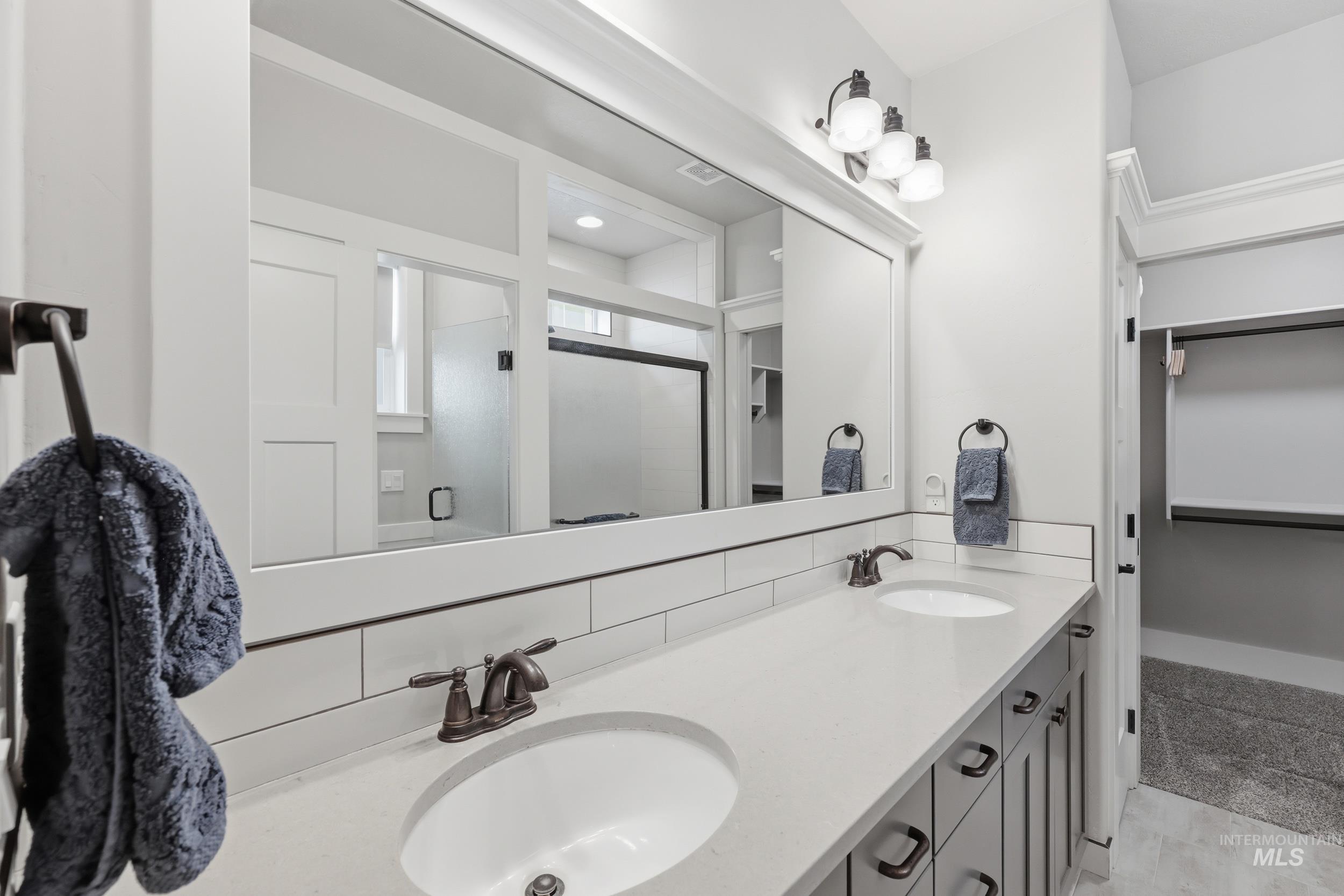 127 Mathie, Eagle, Idaho 83616, 3 Bedrooms, 3.5 Bathrooms, Residential For Sale, Price $549,500,MLS 98976582