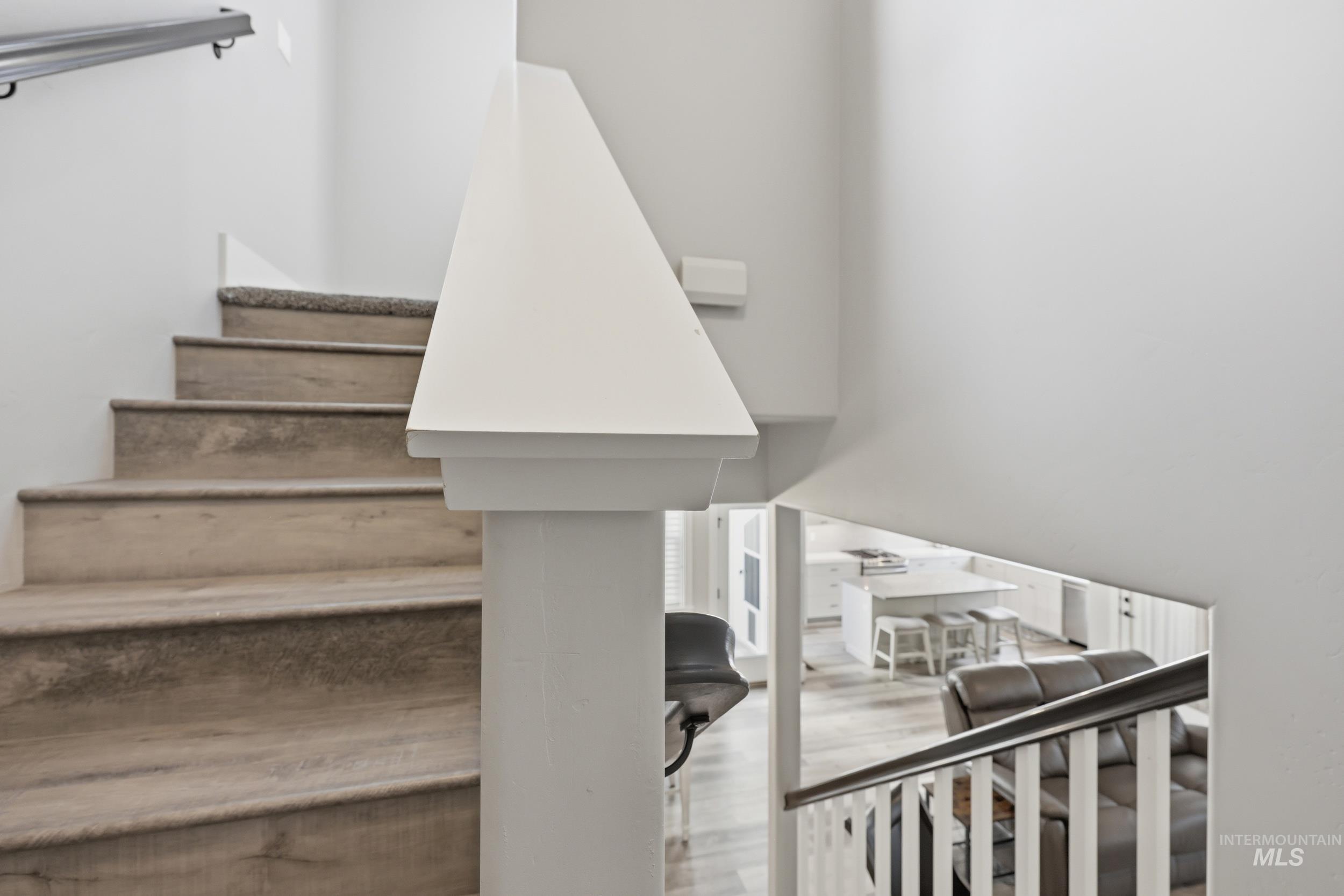 127 Mathie, Eagle, Idaho 83616, 3 Bedrooms, 3.5 Bathrooms, Residential For Sale, Price $549,500,MLS 98976582