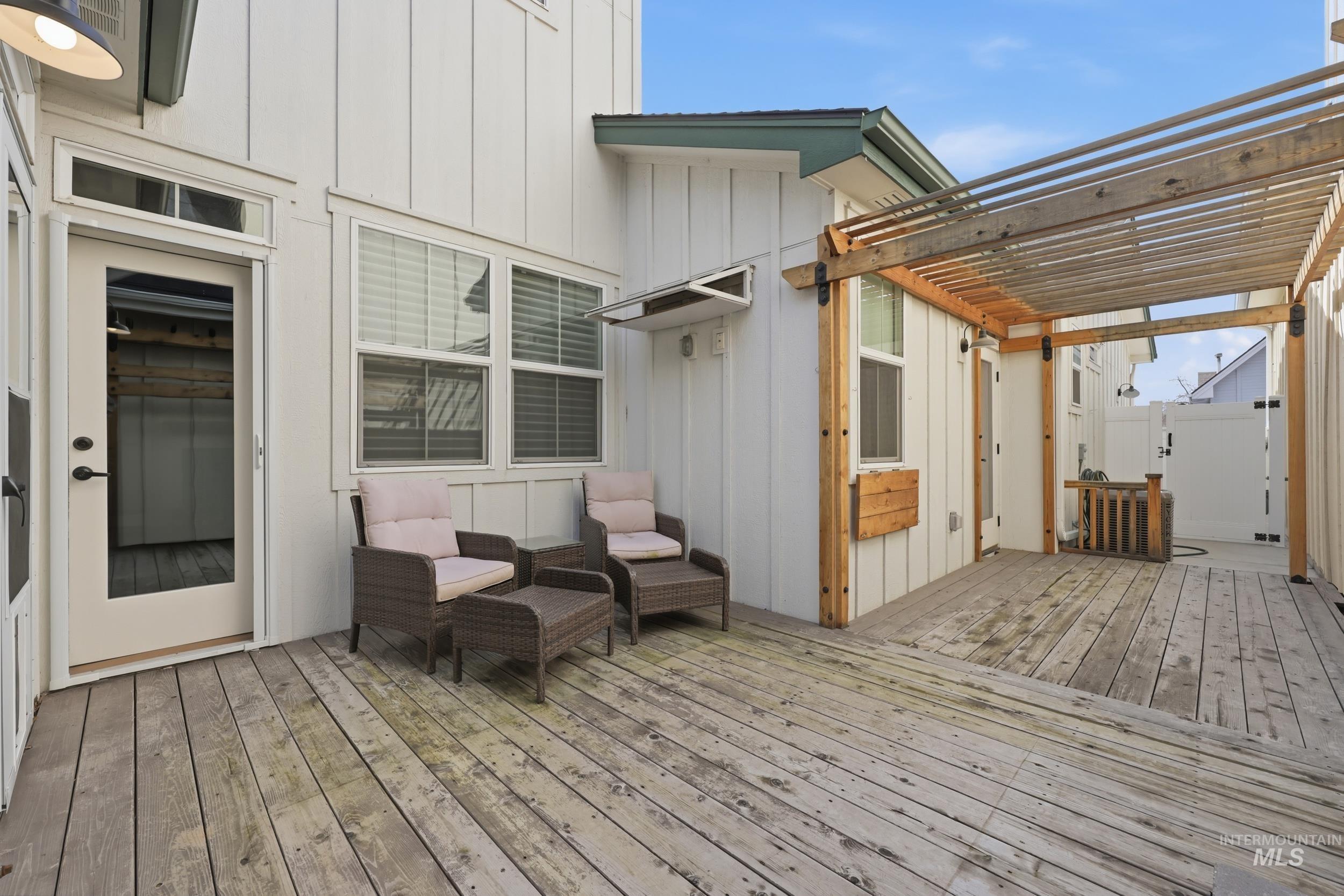 127 Mathie, Eagle, Idaho 83616, 3 Bedrooms, 3.5 Bathrooms, Residential For Sale, Price $549,500,MLS 98976582