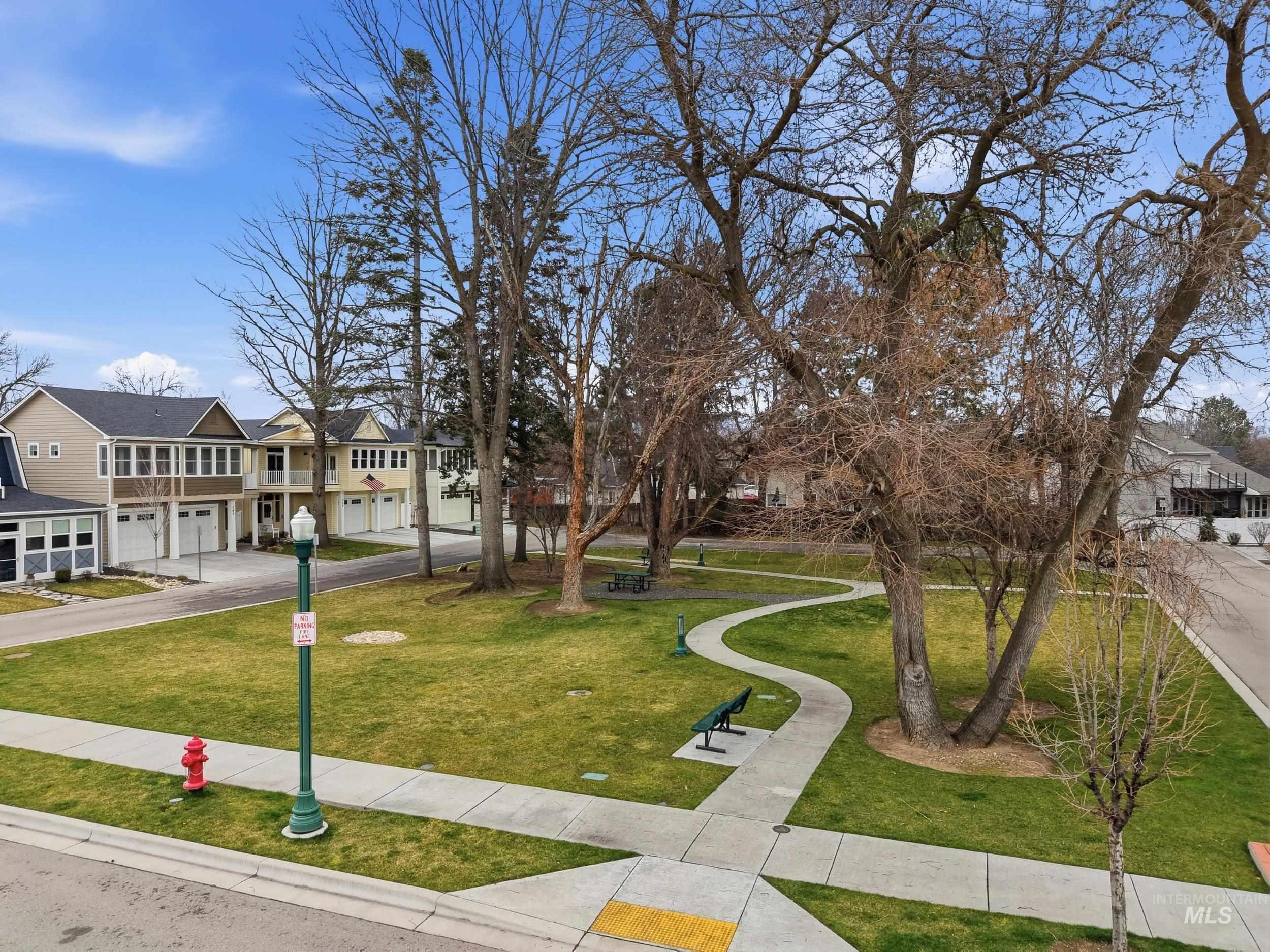 127 Mathie, Eagle, Idaho 83616, 3 Bedrooms, 3.5 Bathrooms, Residential For Sale, Price $549,500,MLS 98976582