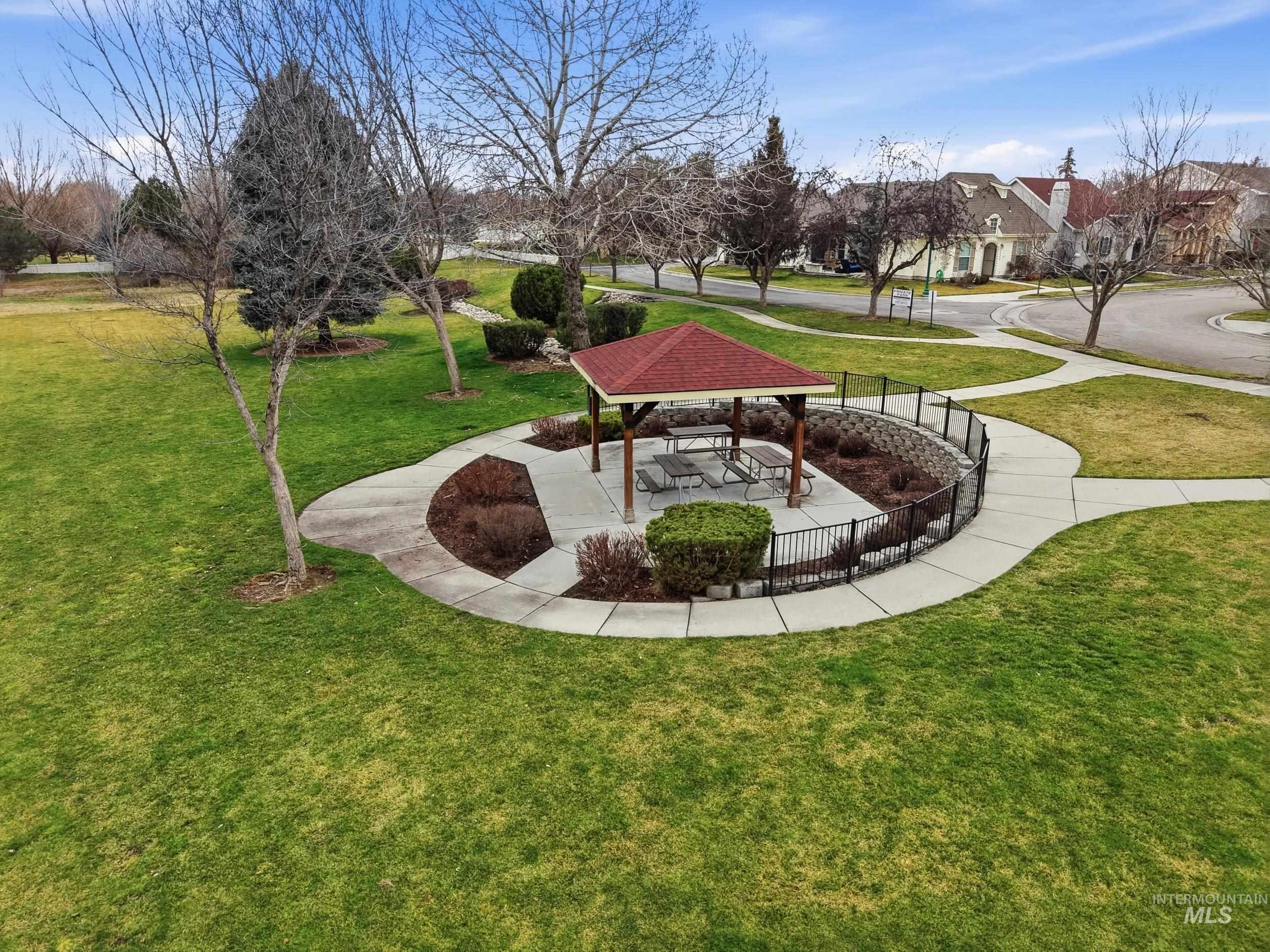 127 Mathie, Eagle, Idaho 83616, 3 Bedrooms, 3.5 Bathrooms, Residential For Sale, Price $549,500,MLS 98976582