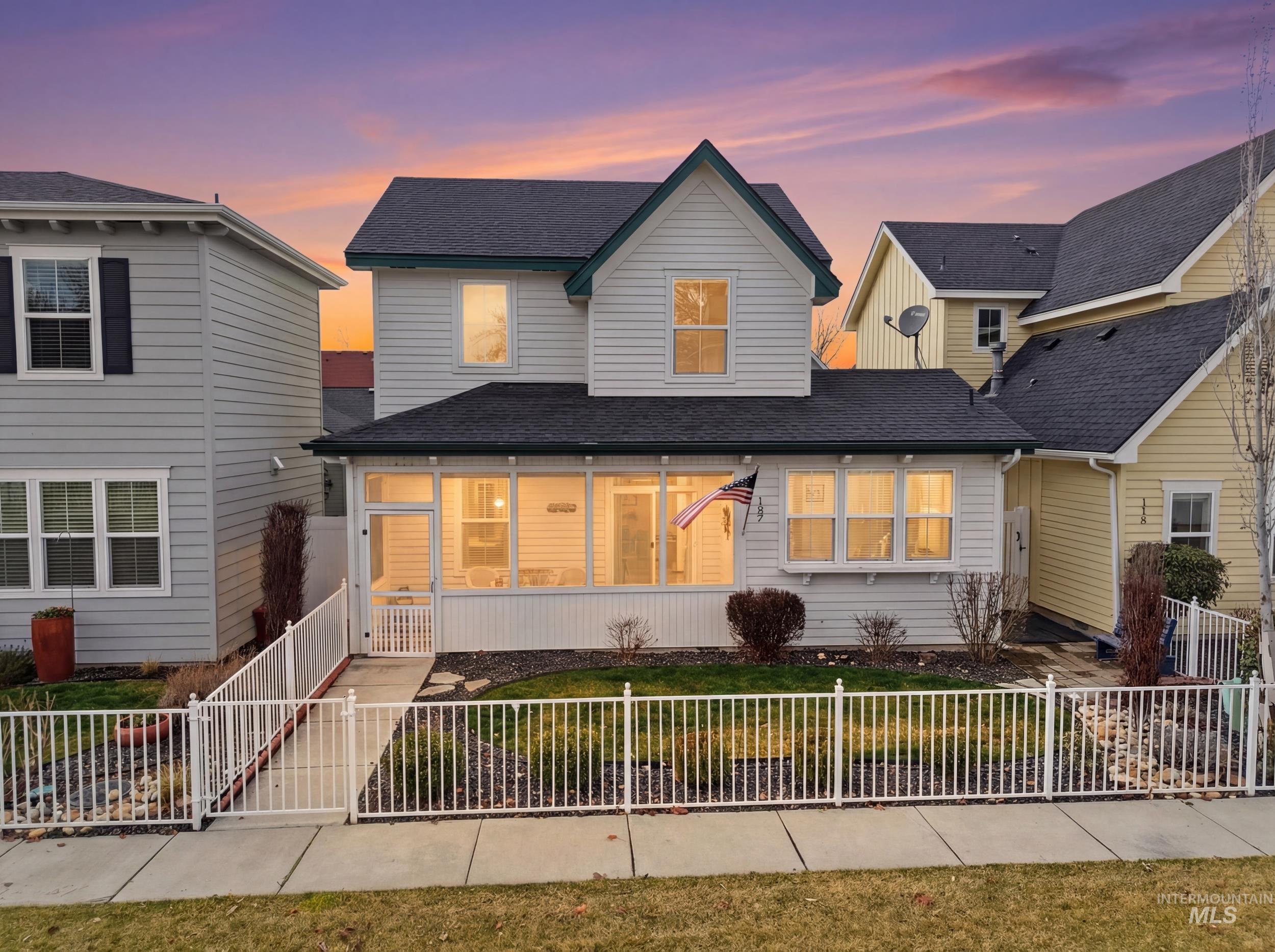 127 Mathie, Eagle, Idaho 83616, 3 Bedrooms, 3.5 Bathrooms, Residential For Sale, Price $549,500,MLS 98976582