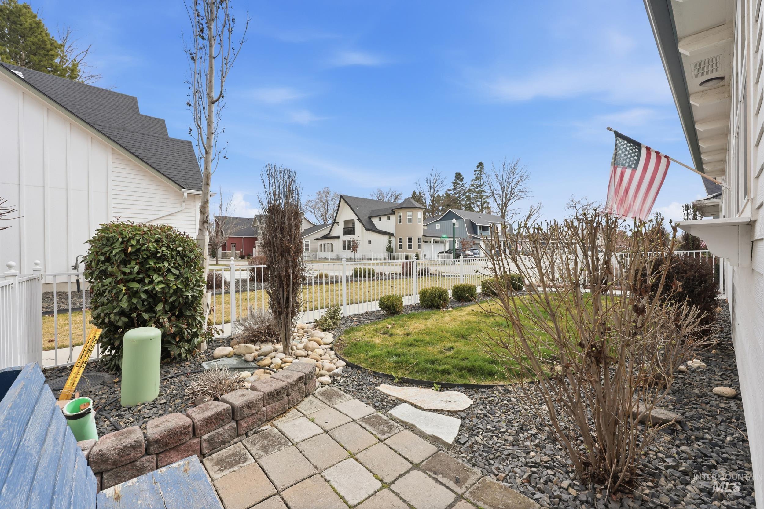 127 Mathie, Eagle, Idaho 83616, 3 Bedrooms, 3.5 Bathrooms, Residential For Sale, Price $549,500,MLS 98976582