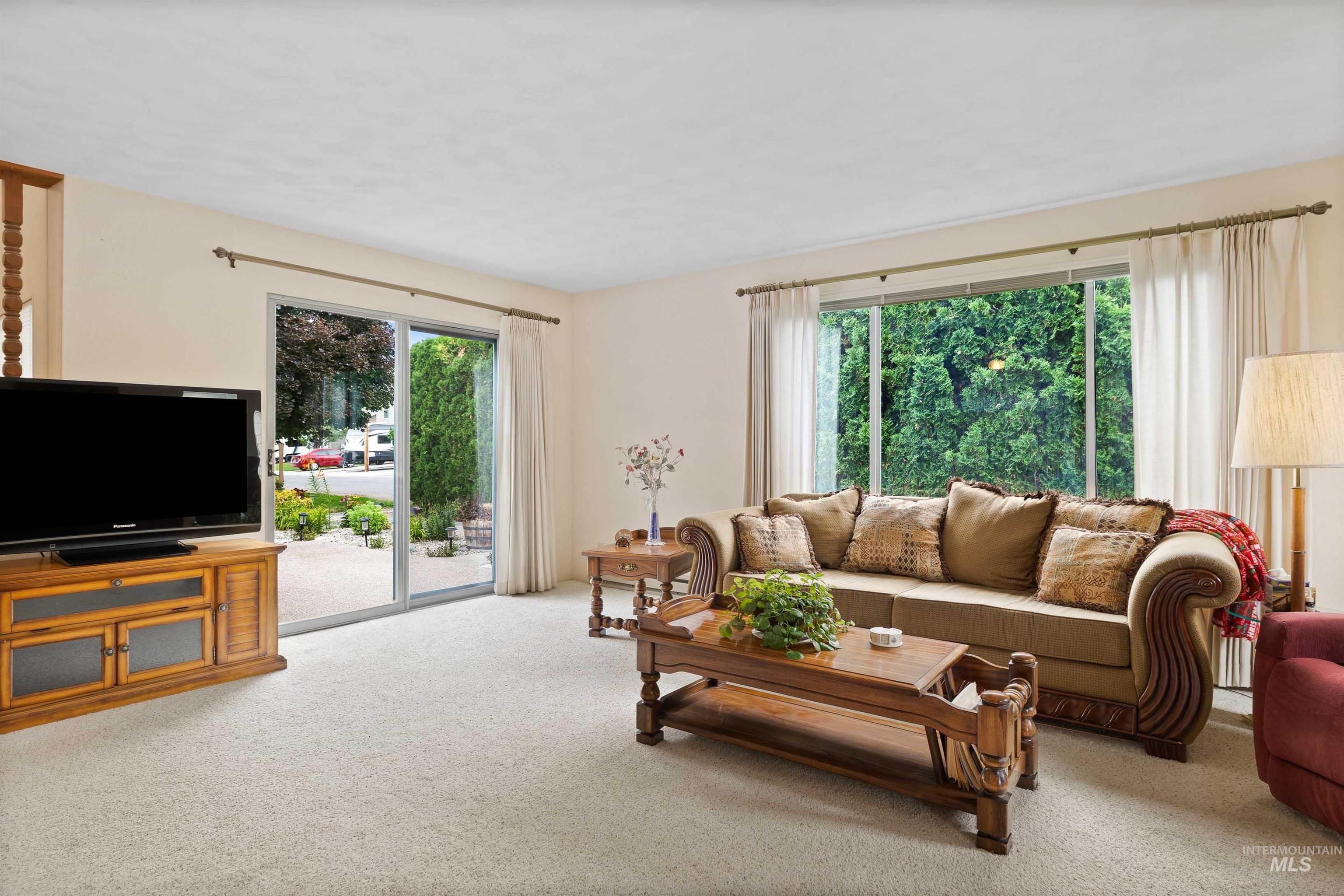 421 E Ave E, Jerome, Idaho 83338, 4 Bedrooms, 2.5 Bathrooms, Residential For Sale, Price $389,900,MLS 98976583