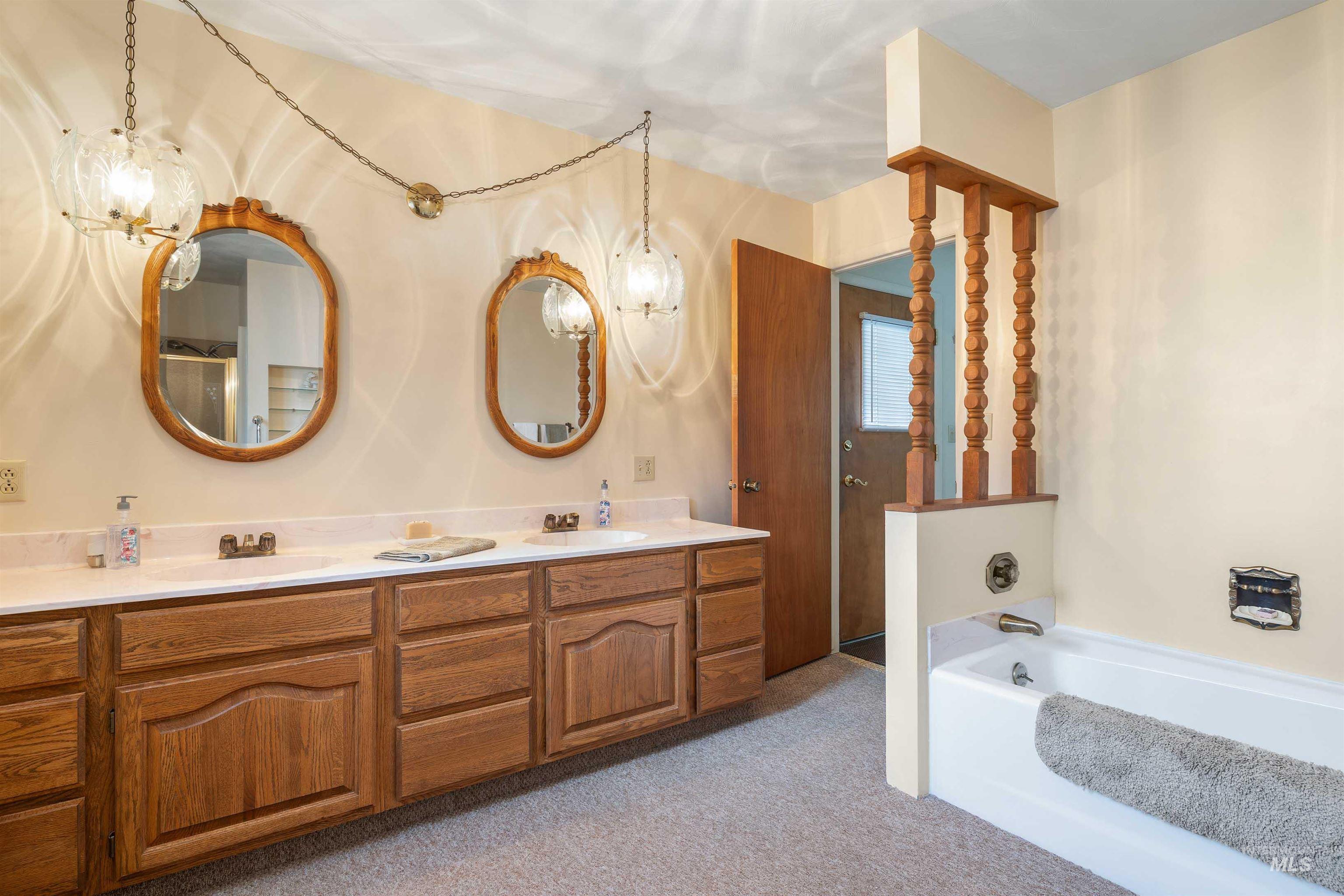 421 E Ave E, Jerome, Idaho 83338, 4 Bedrooms, 2.5 Bathrooms, Residential For Sale, Price $375,900, 98976583