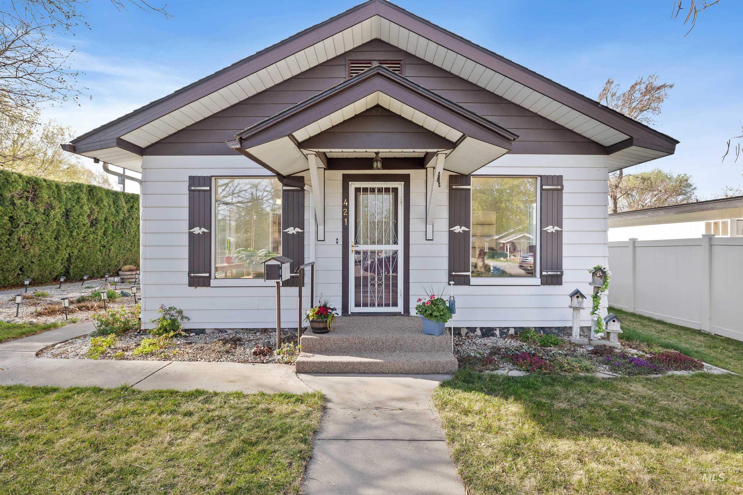 421 E Ave E, Jerome, Idaho 83338, 4 Bedrooms, 2.5 Bathrooms, Residential For Sale, Price $389,900,MLS 98976583