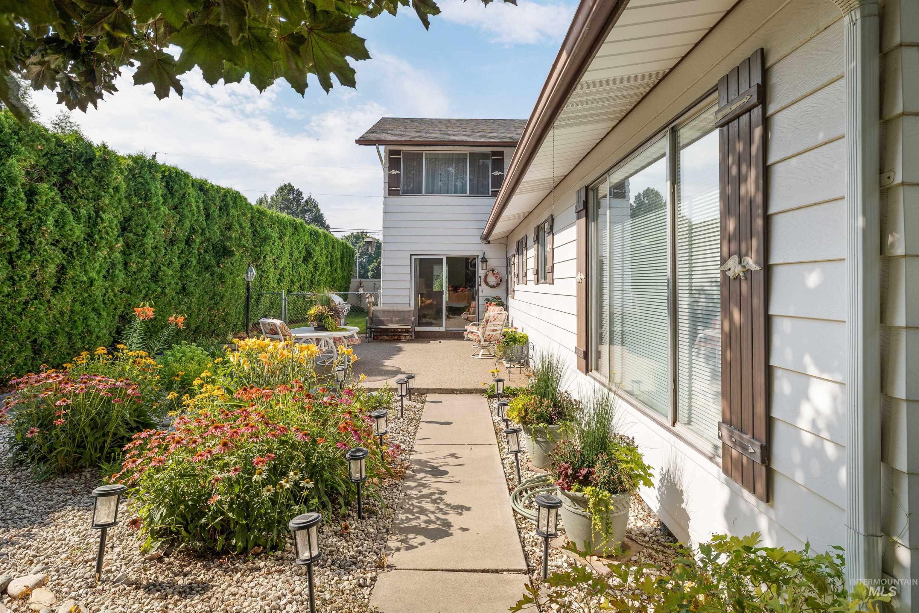 421 E Ave E, Jerome, Idaho 83338, 4 Bedrooms, 2.5 Bathrooms, Residential For Sale, Price $375,900, 98976583