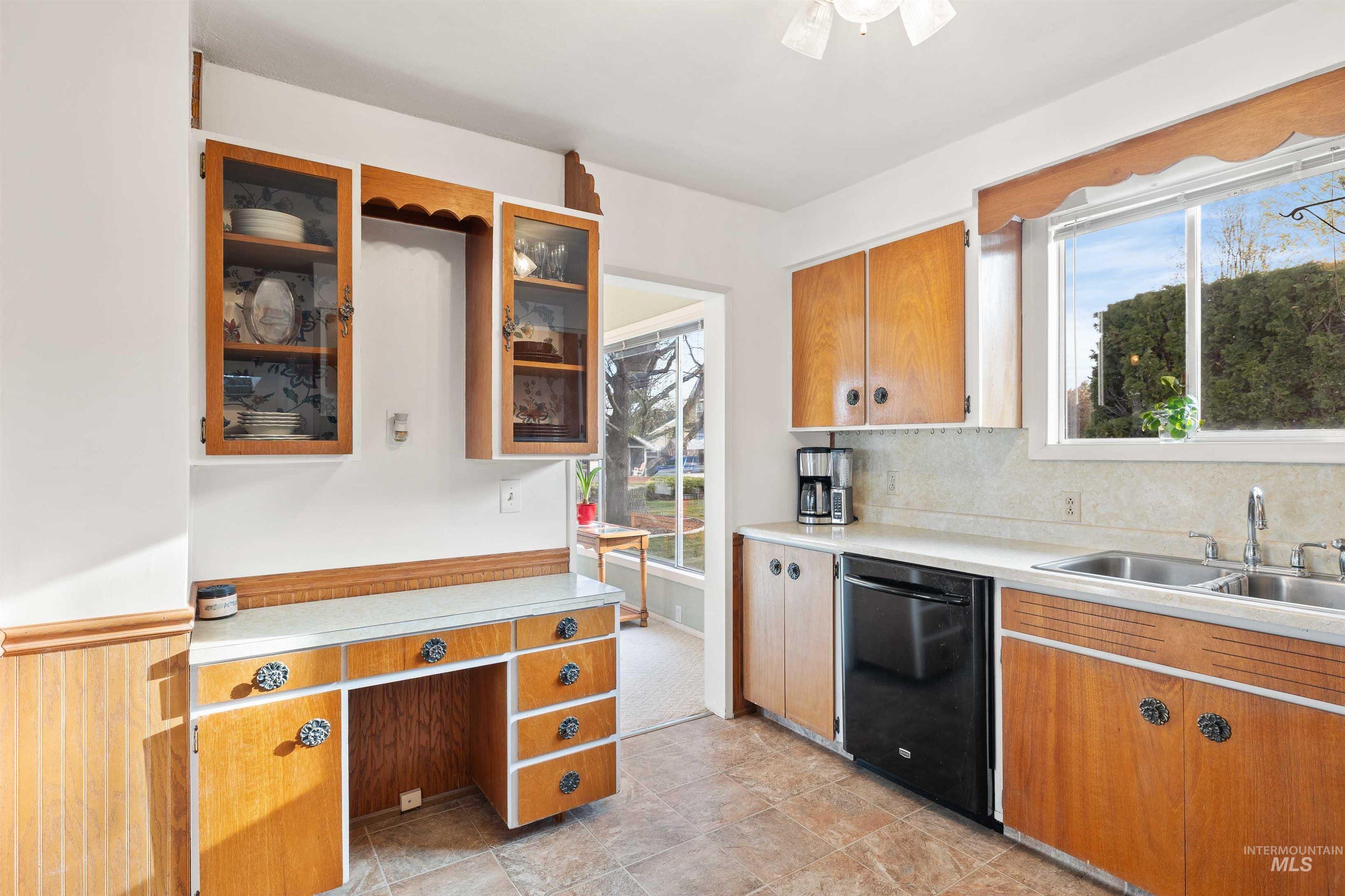 421 E Ave E, Jerome, Idaho 83338, 4 Bedrooms, 2.5 Bathrooms, Residential For Sale, Price $389,900,MLS 98976583