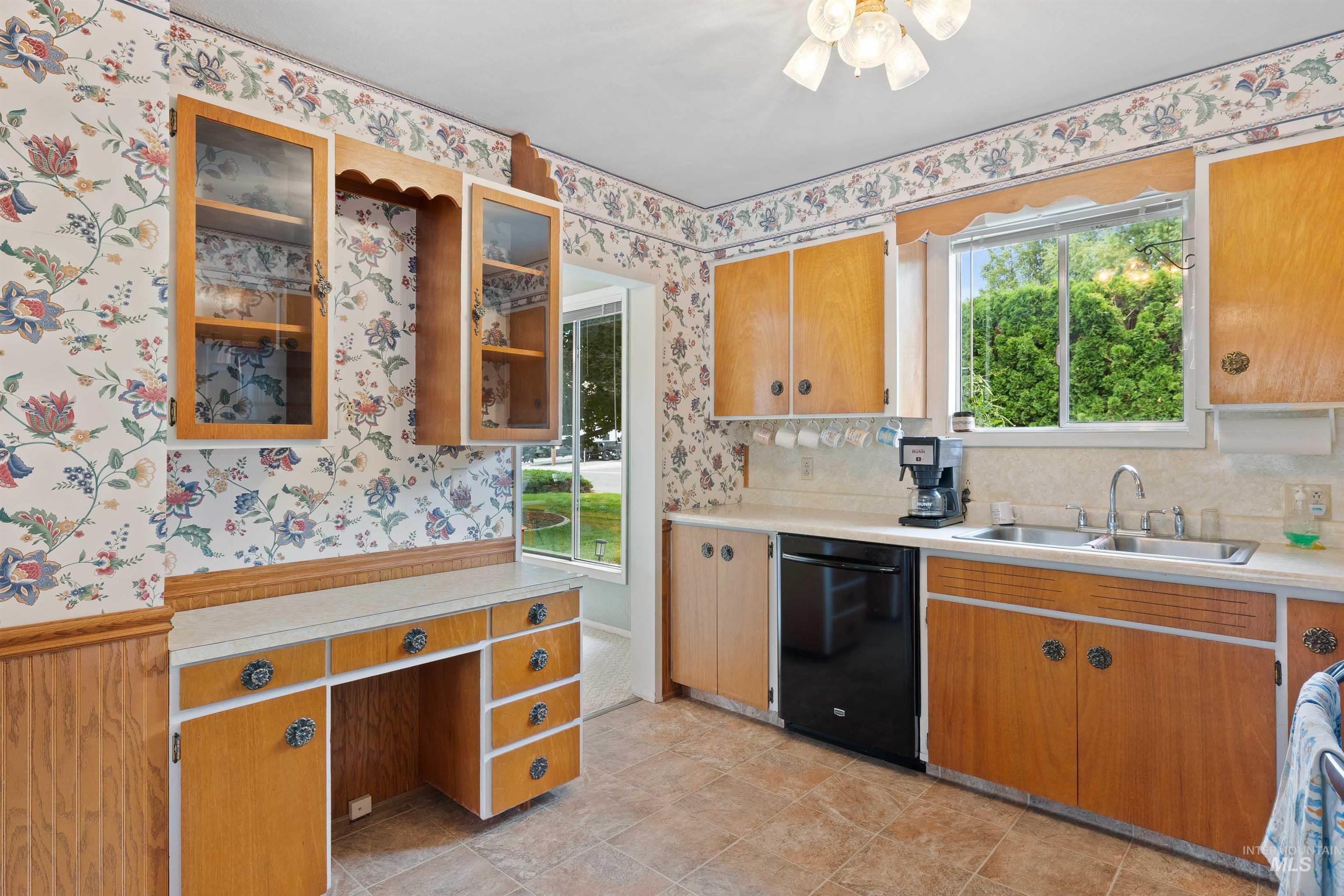 421 E Ave E, Jerome, Idaho 83338, 4 Bedrooms, 2.5 Bathrooms, Residential For Sale, Price $389,900, 98976583