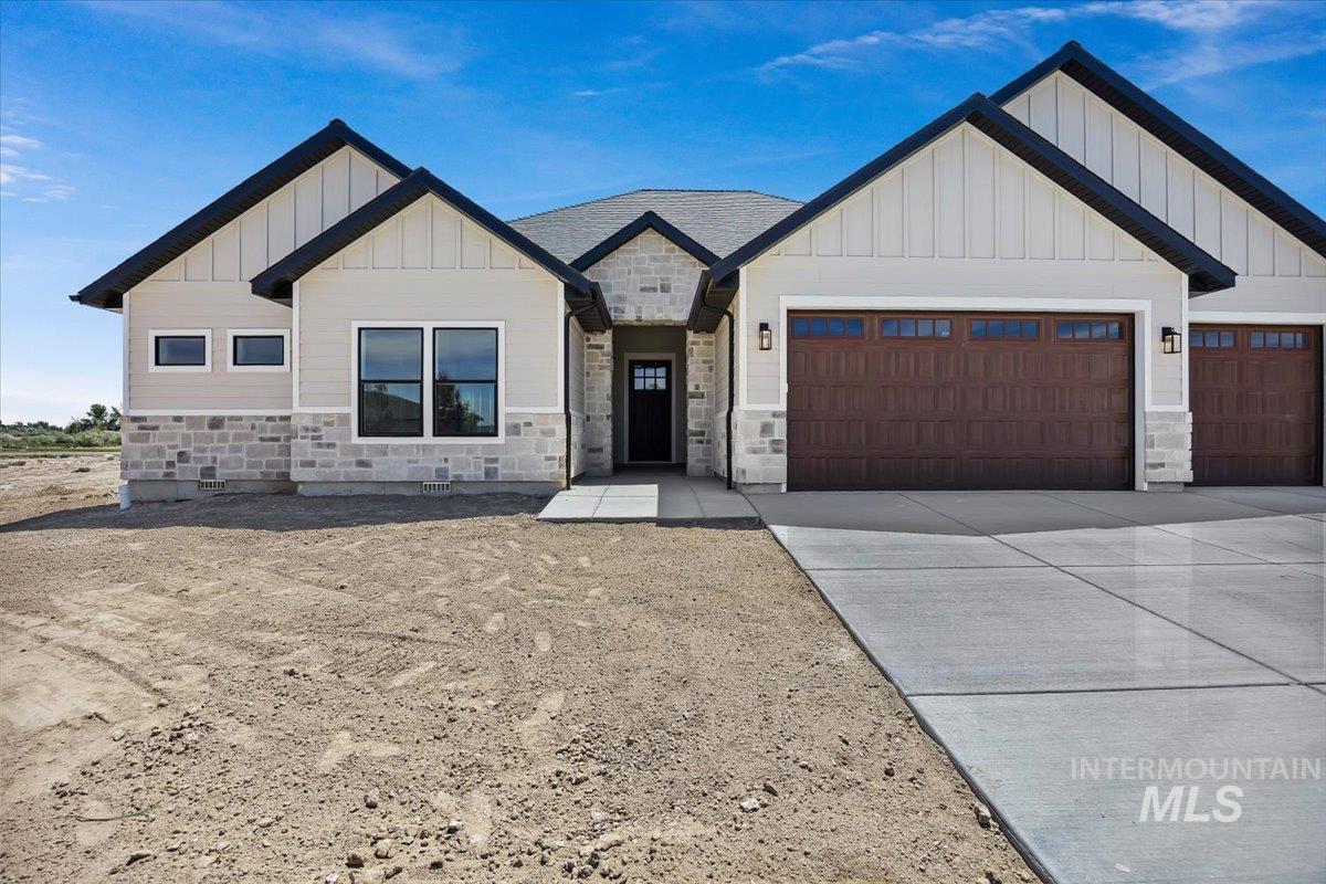 2328 Cattail Drive, Twin Falls, Idaho 83301, 4 Bedrooms, 3.5 Bathrooms, Residential For Sale, Price $699,900,MLS 98976584