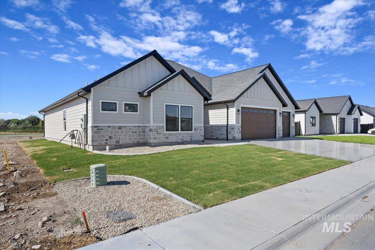 2328 Cattail Drive, Twin Falls, Idaho 83301, 4 Bedrooms, 3.5 Bathrooms, Residential For Sale, Price $693,900, 98976584