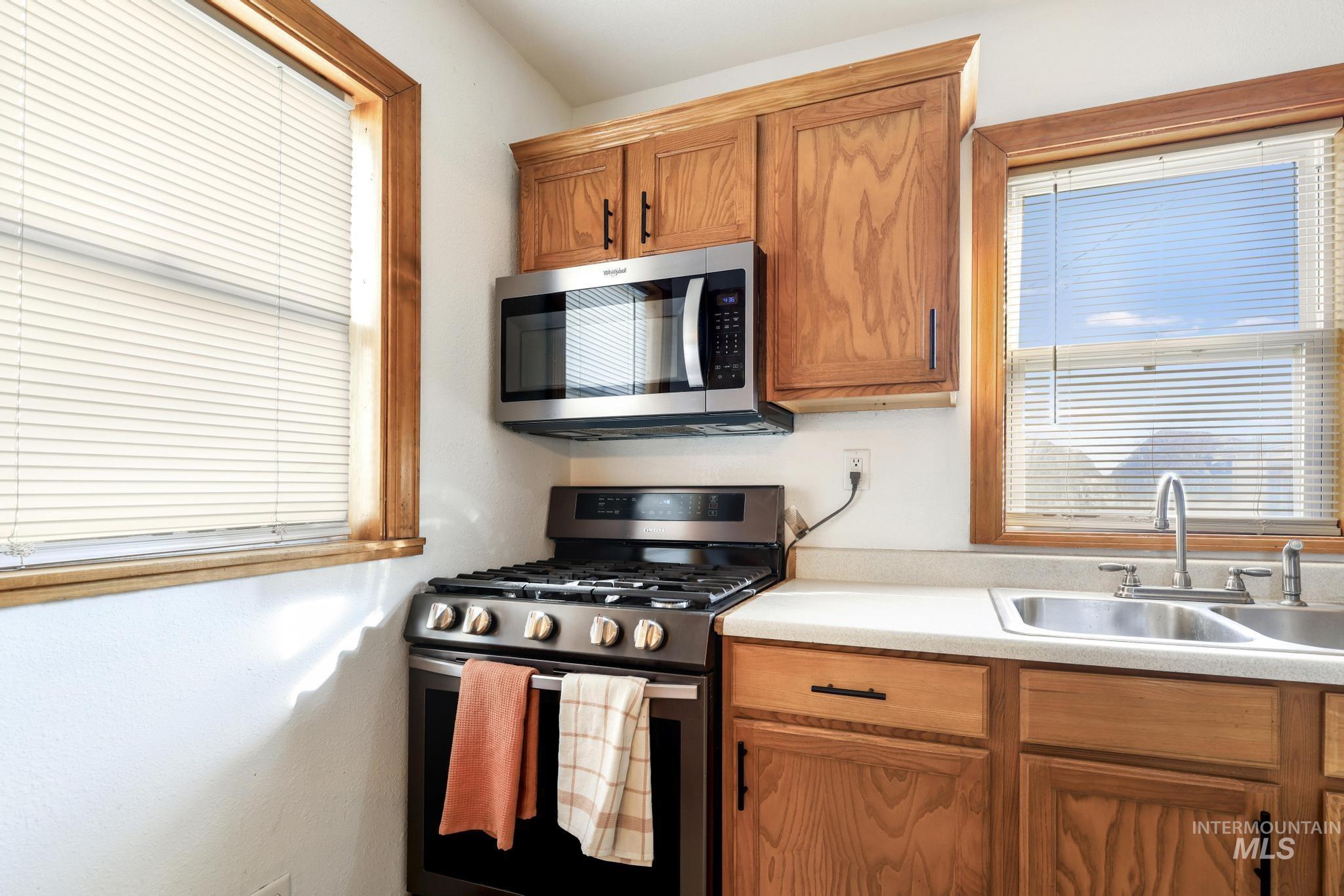 517 6th St, Filer, Idaho 83328, 2 Bedrooms, 1 Bathroom, Residential For Sale, Price $230,000, 98976588