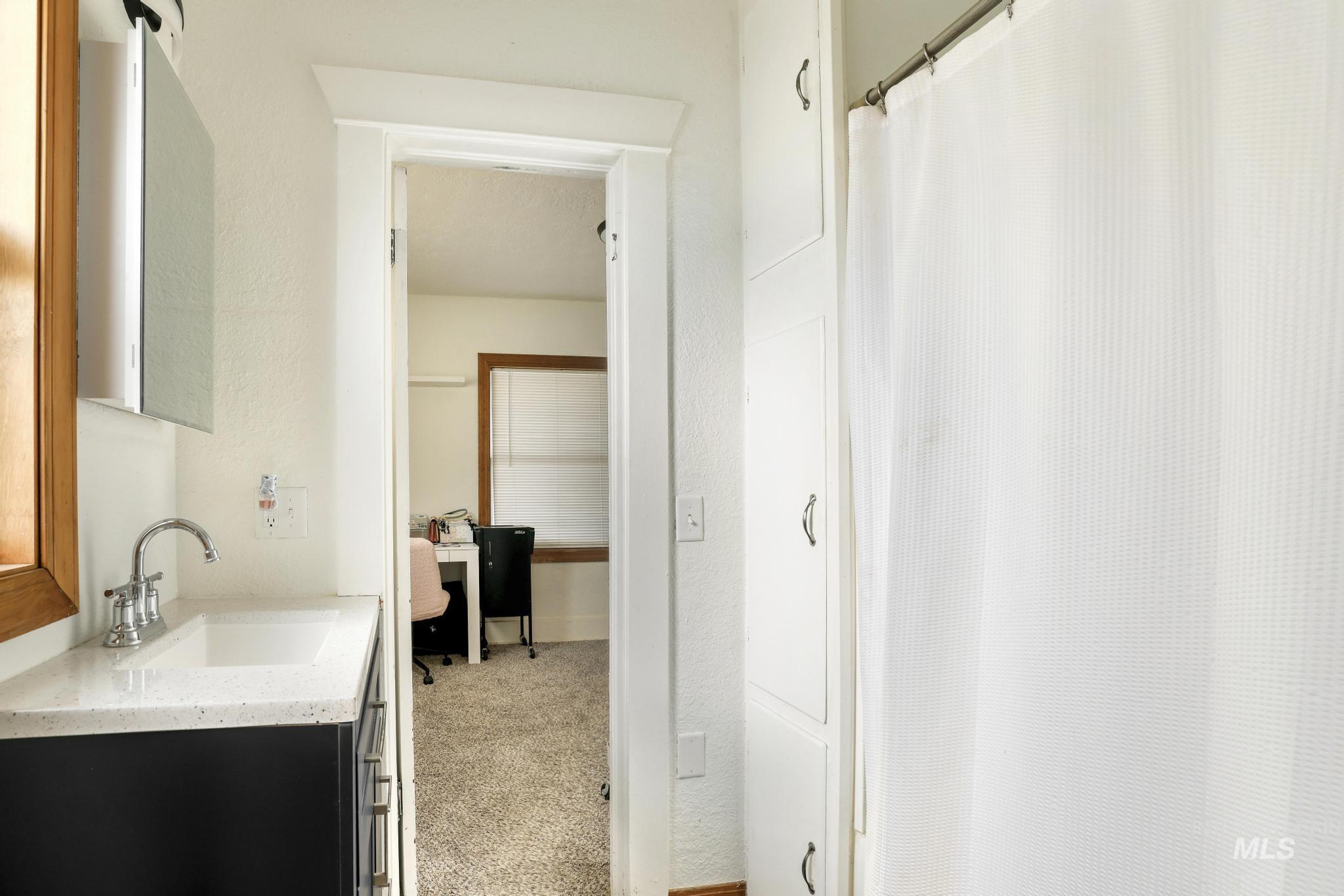 517 6th St, Filer, Idaho 83328, 2 Bedrooms, 1 Bathroom, Residential For Sale, Price $230,000, 98976588