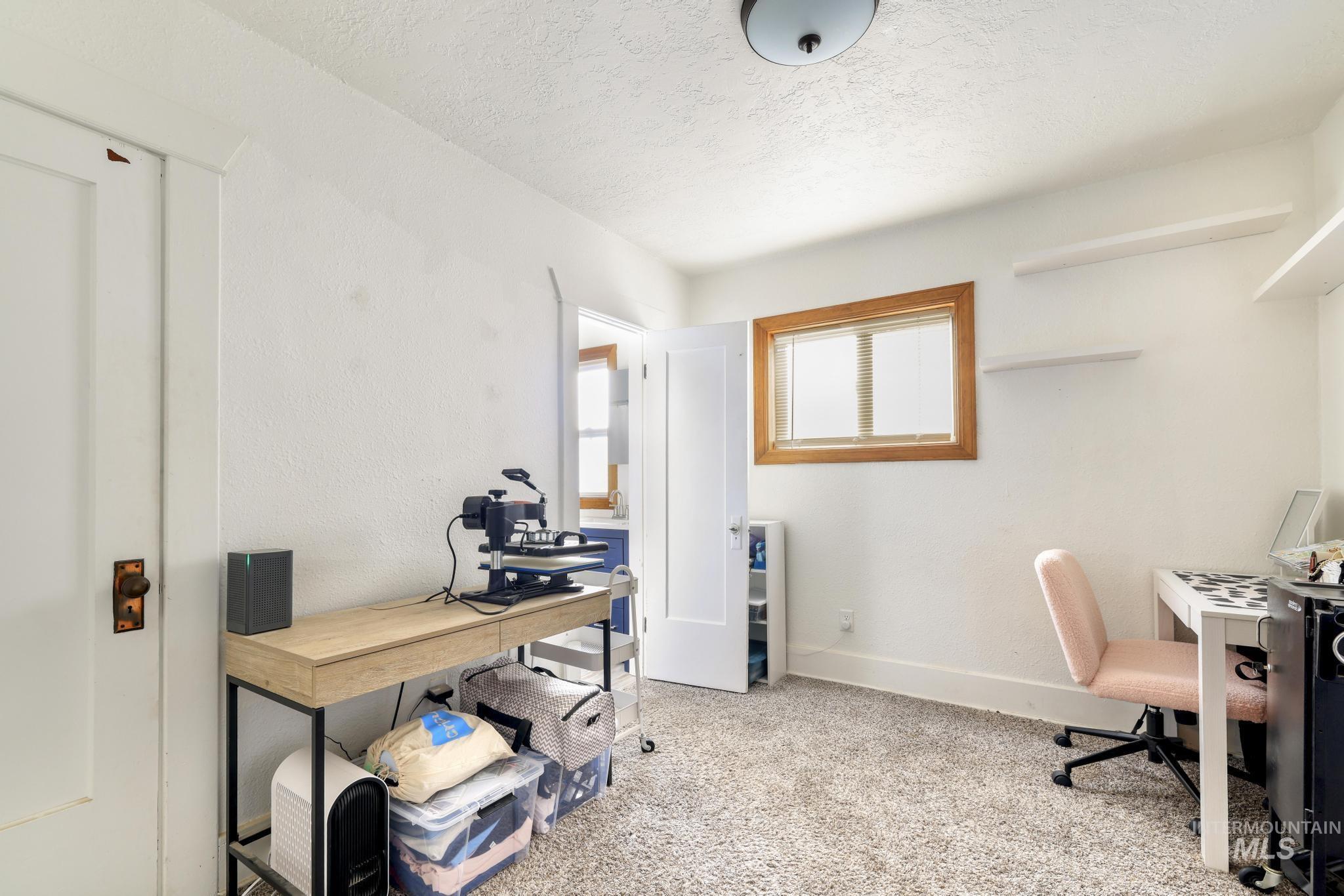 517 6th St, Filer, Idaho 83328, 2 Bedrooms, 1 Bathroom, Residential For Sale, Price $230,000, 98976588