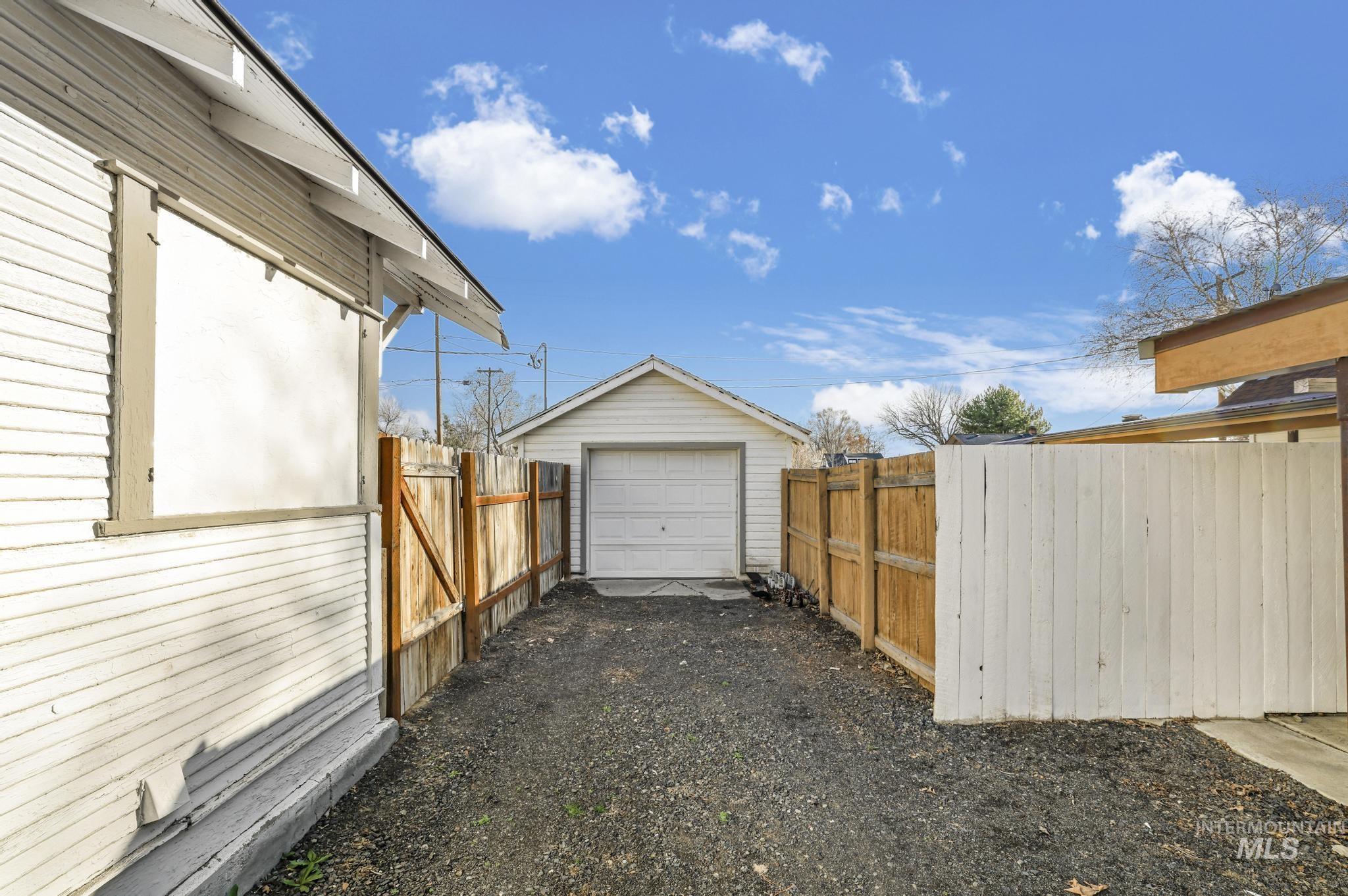 517 6th St, Filer, Idaho 83328, 2 Bedrooms, 1 Bathroom, Residential For Sale, Price $230,000, 98976588