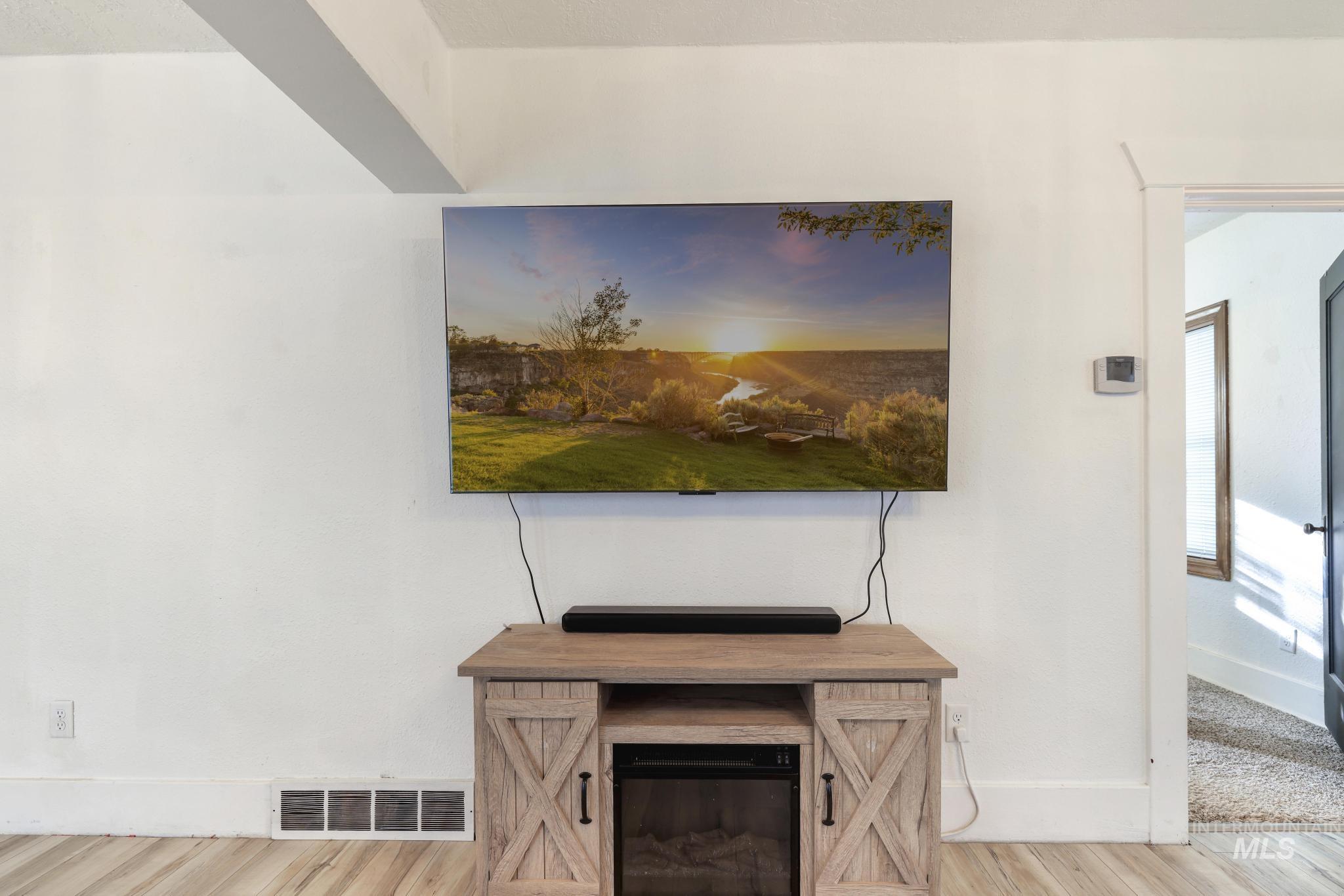 517 6th St, Filer, Idaho 83328, 2 Bedrooms, 1 Bathroom, Residential For Sale, Price $230,000, 98976588