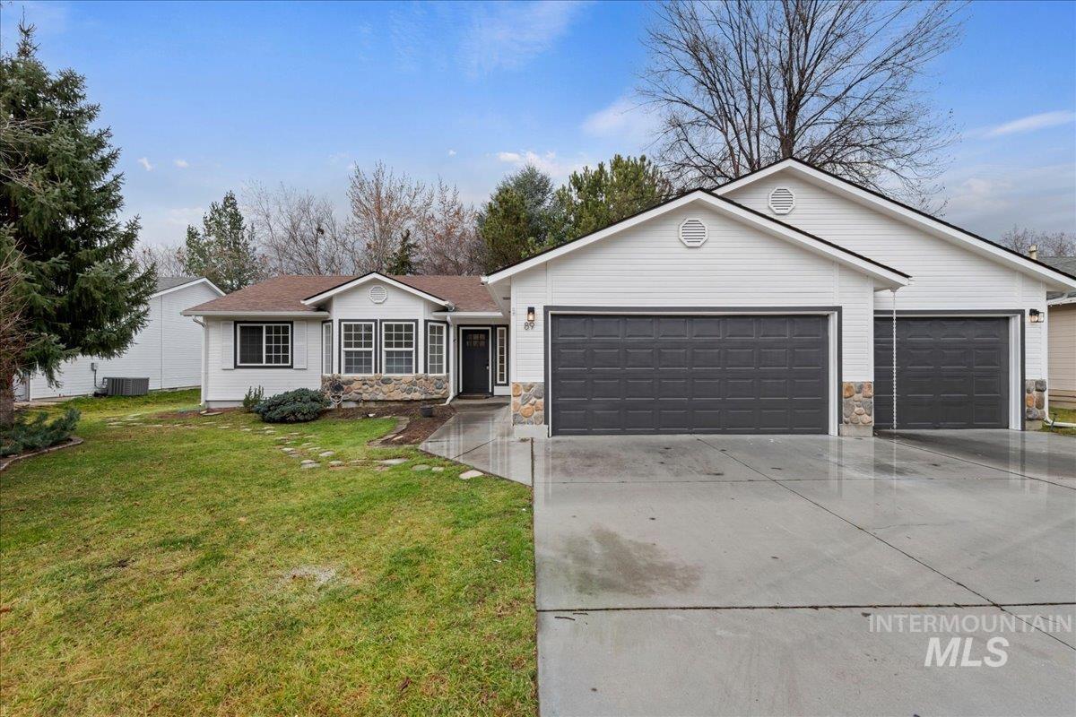 89 S Firwood Ave, Eagle, Idaho 83616-6170, 4 Bedrooms, 2 Bathrooms, Residential For Sale, Price $549,900,MLS 98976590