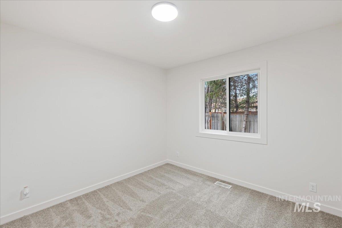 89 S Firwood Ave, Eagle, Idaho 83616-6170, 4 Bedrooms, 2 Bathrooms, Residential For Sale, Price $549,900,MLS 98976590