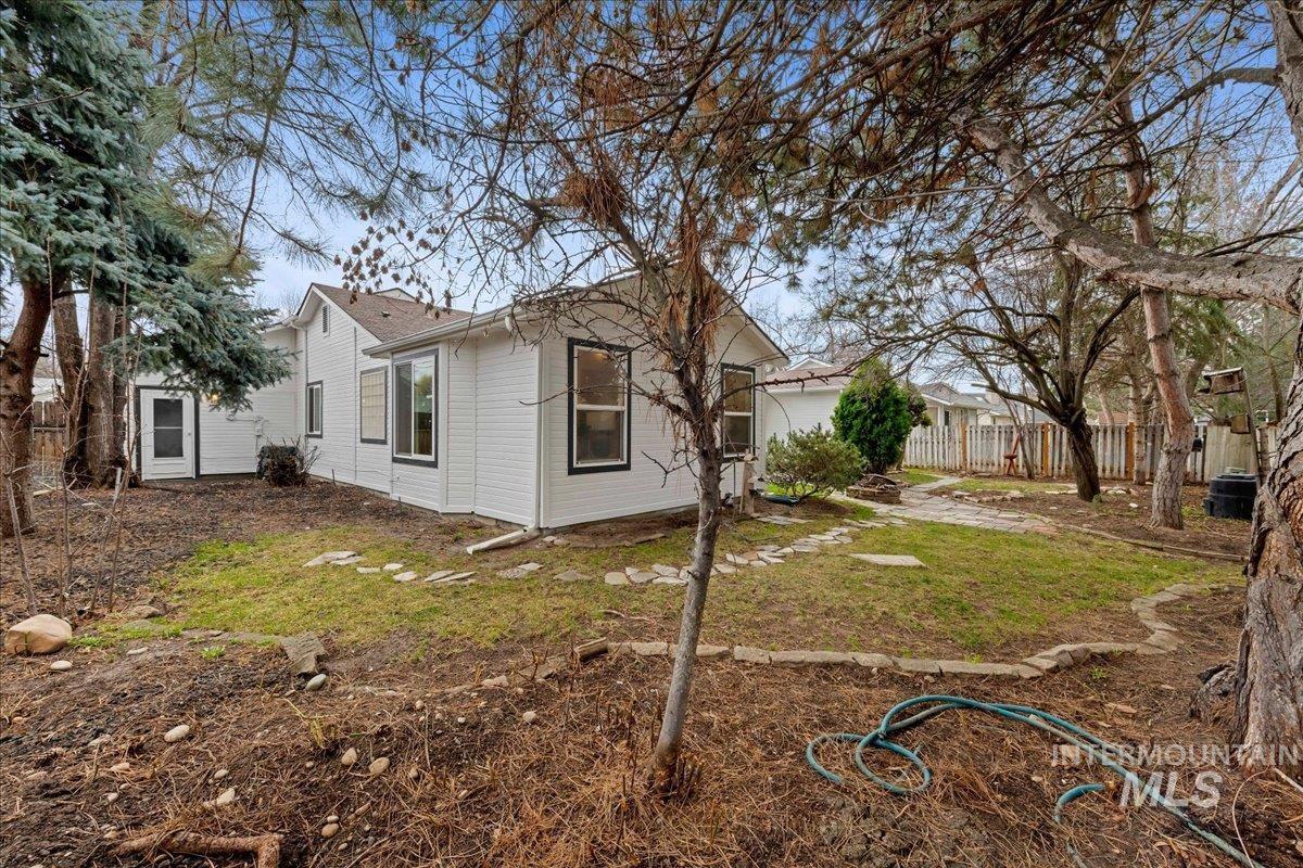 89 S Firwood Ave, Eagle, Idaho 83616-6170, 4 Bedrooms, 2 Bathrooms, Residential For Sale, Price $549,900,MLS 98976590