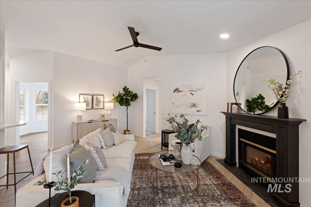 89 S Firwood Ave, Eagle, Idaho 83616-6170, 4 Bedrooms, 2 Bathrooms, Residential For Sale, Price $549,900,MLS 98976590