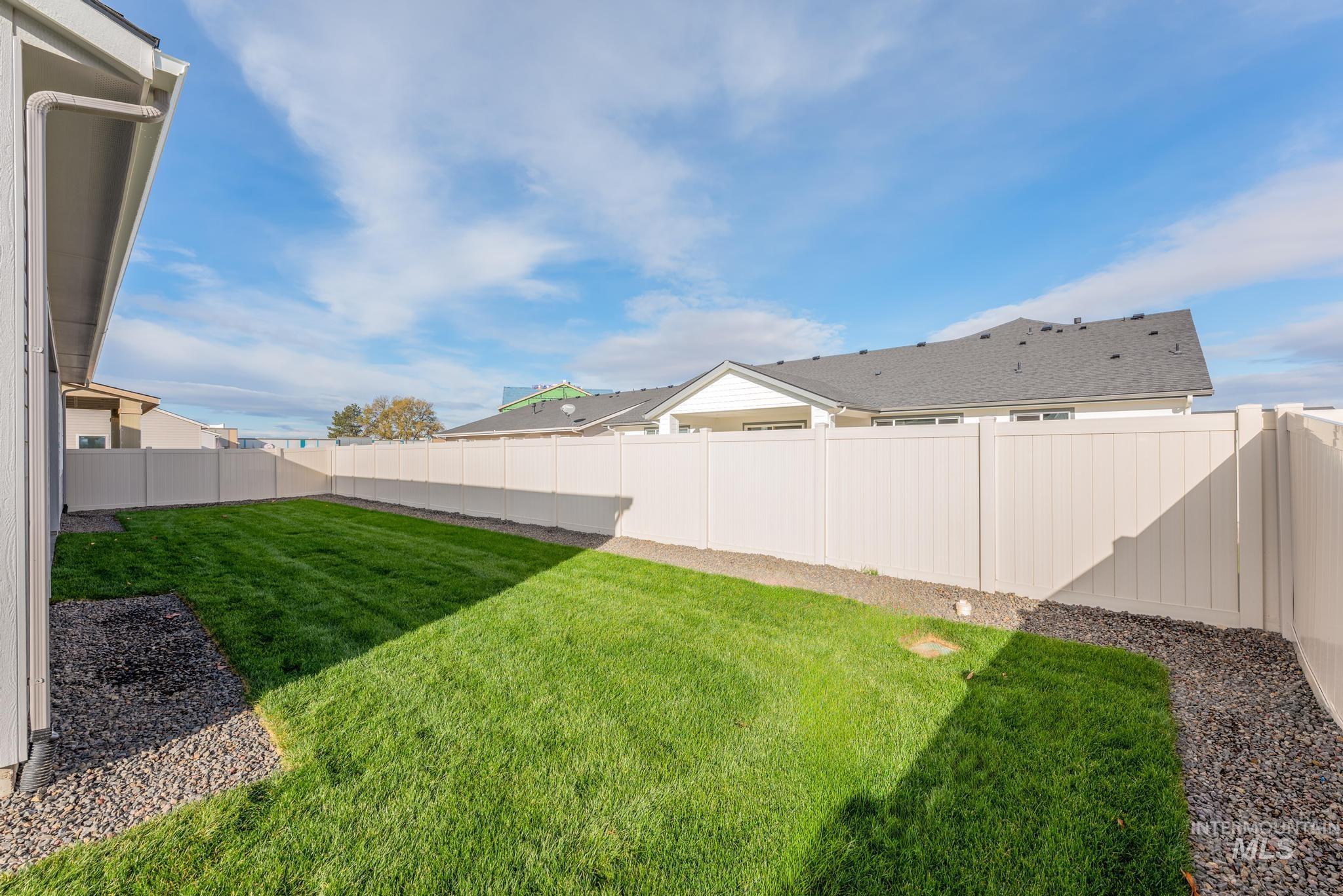 6176 W Doublerock Ct, Meridian, Idaho 83646, 3 Bedrooms, 2.5 Bathrooms, Residential For Sale, Price $629,900,MLS 98976595