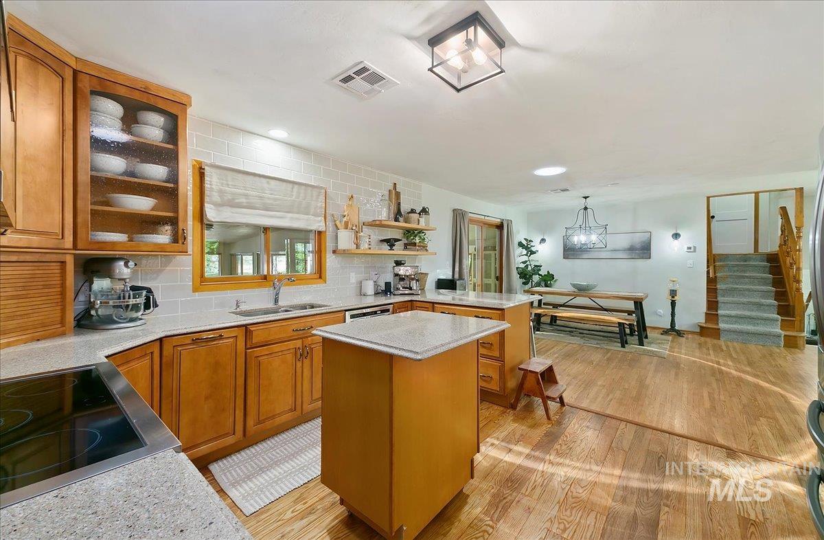 14 Cougar Ln, Boise, Idaho 83716, 4 Bedrooms, 2.5 Bathrooms, Residential For Sale, Price $849,000, 98976596