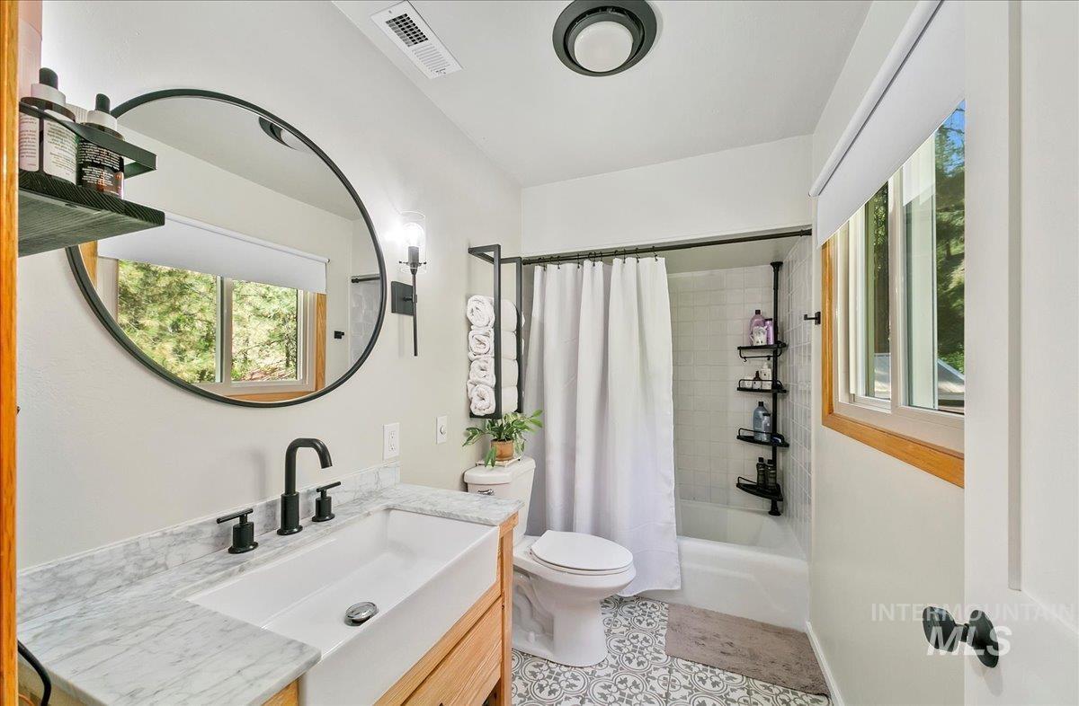 14 Cougar Ln, Boise, Idaho 83716, 4 Bedrooms, 2.5 Bathrooms, Residential For Sale, Price $849,000, 98976596