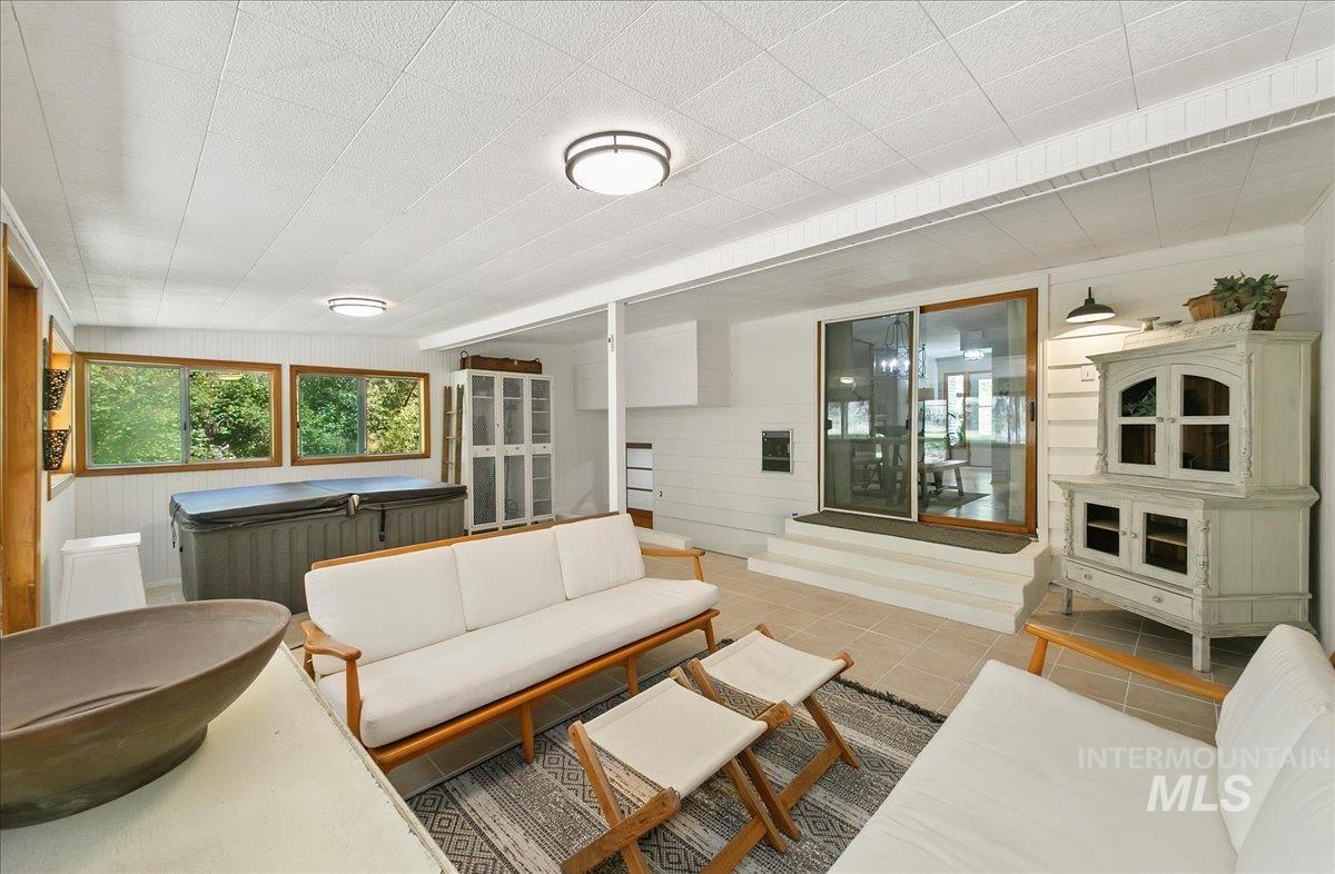 14 Cougar Ln, Boise, Idaho 83716, 4 Bedrooms, 2.5 Bathrooms, Residential For Sale, Price $849,000, 98976596