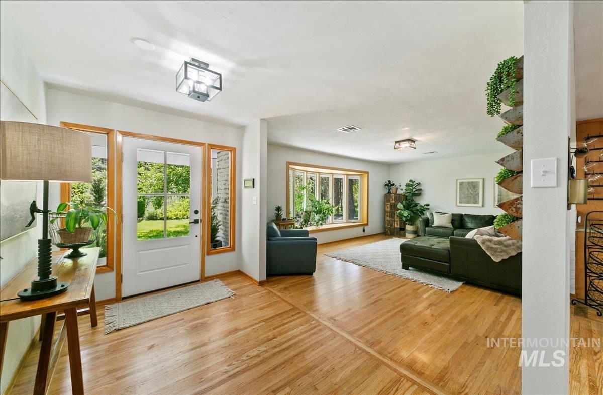 14 Cougar Ln, Boise, Idaho 83716, 4 Bedrooms, 2.5 Bathrooms, Residential For Sale, Price $849,000, 98976596