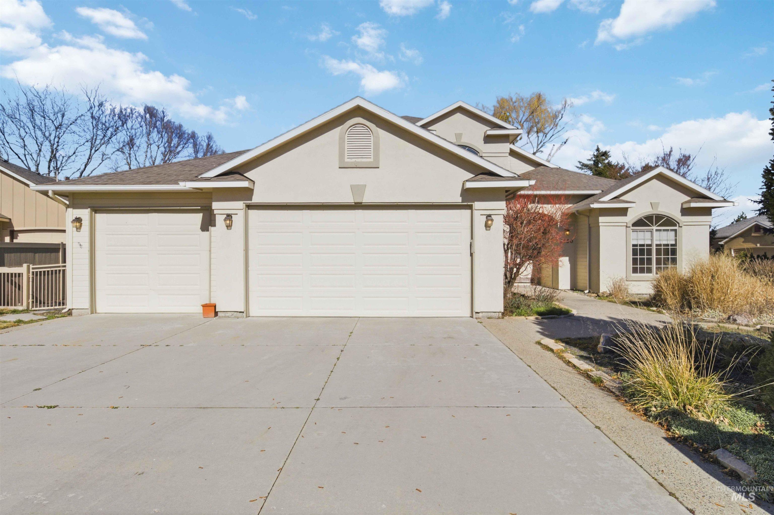 4550 W Brassie Ct, Meridian, Idaho 83646, 4 Bedrooms, 2.5 Bathrooms, Residential For Sale, Price $698,000, 98976605