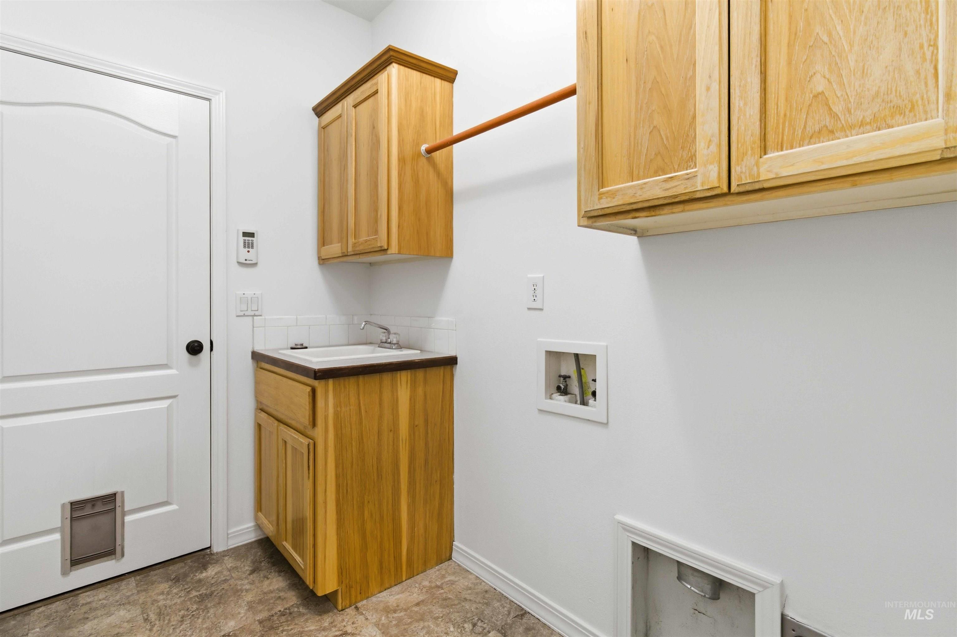 4550 W Brassie Ct, Meridian, Idaho 83646, 4 Bedrooms, 2.5 Bathrooms, Residential For Sale, Price $675,000,MLS 98976605