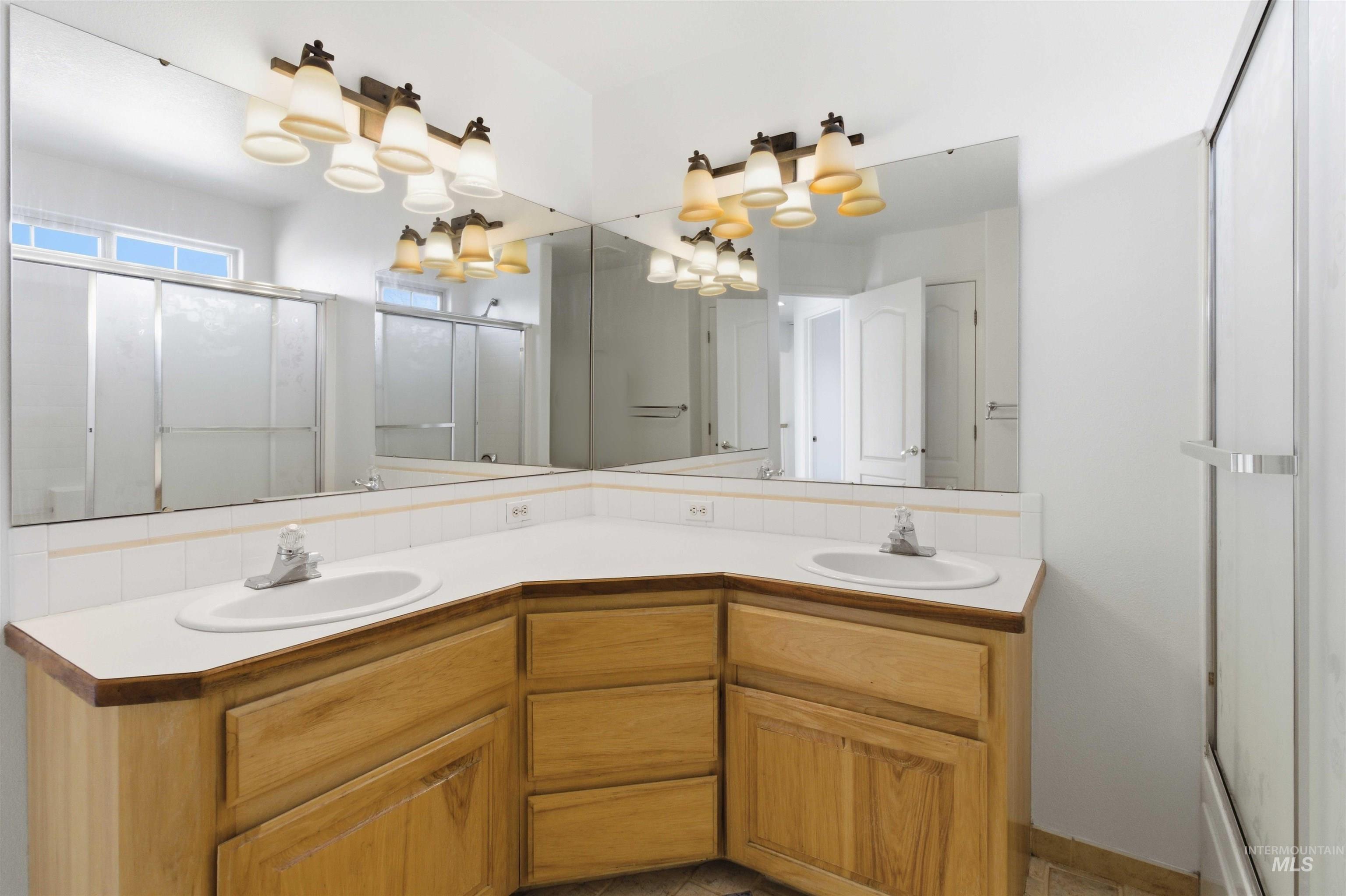 4550 W Brassie Ct, Meridian, Idaho 83646, 4 Bedrooms, 2.5 Bathrooms, Residential For Sale, Price $698,000, 98976605