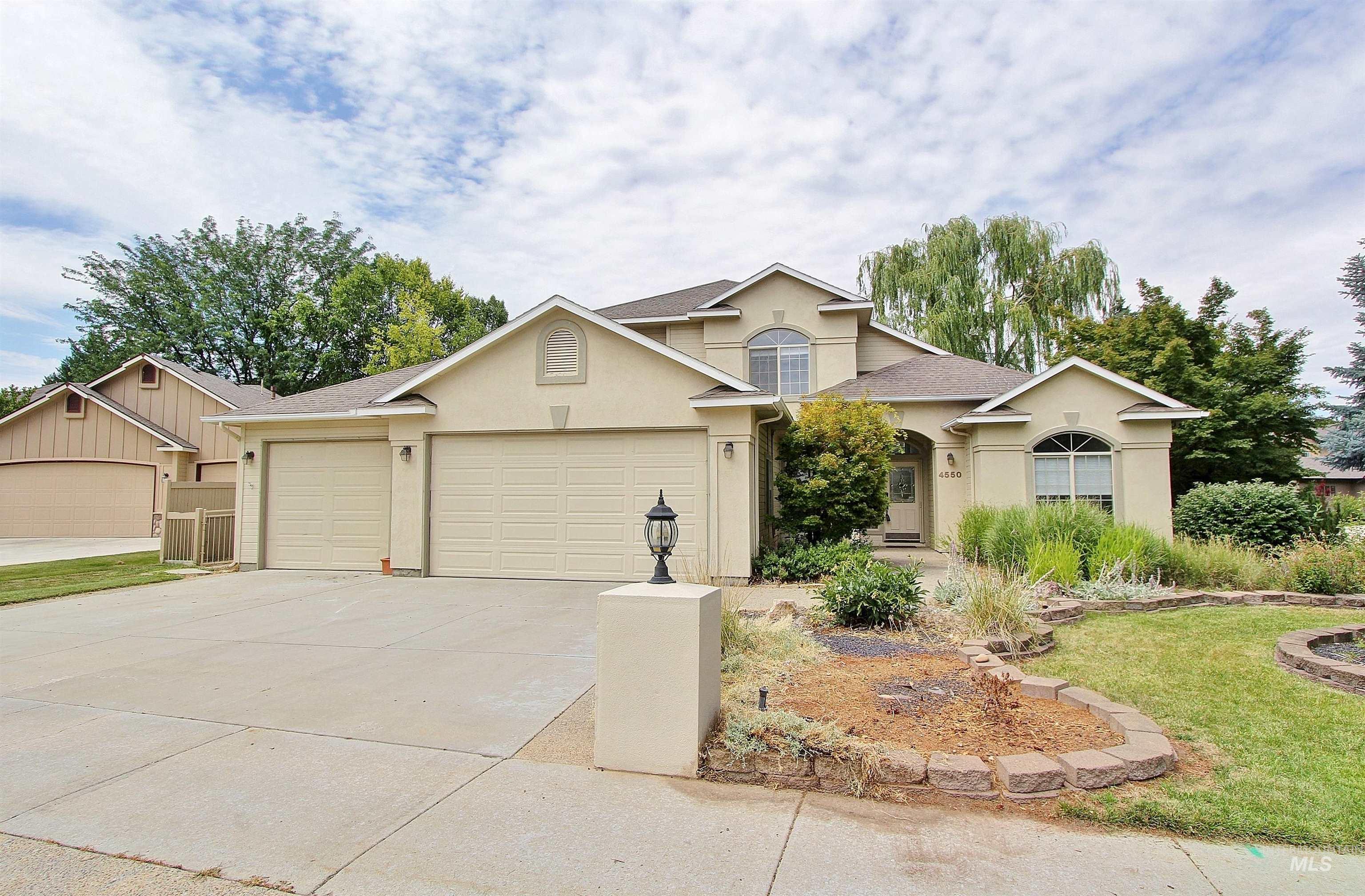 4550 W Brassie Ct, Meridian, Idaho 83646, 4 Bedrooms, 2.5 Bathrooms, Residential For Sale, Price $675,000,MLS 98976605