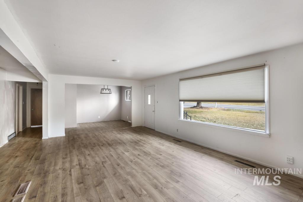 553 Eastland Dr., Twin Falls, Idaho 83301, 4 Bedrooms, 2.5 Bathrooms, Residential For Sale, Price $350,000, 98976608