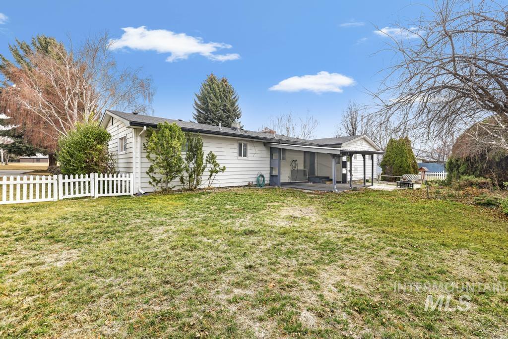 553 Eastland Dr., Twin Falls, Idaho 83301, 4 Bedrooms, 2.5 Bathrooms, Residential For Sale, Price $350,000, 98976608