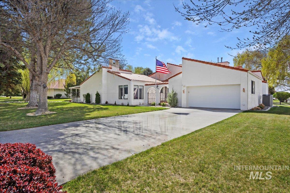 139 Los Lagos, Twin Falls, Idaho 83301, 2 Bedrooms, 2 Bathrooms, Residential For Sale, Price $469,000,MLS 98976609