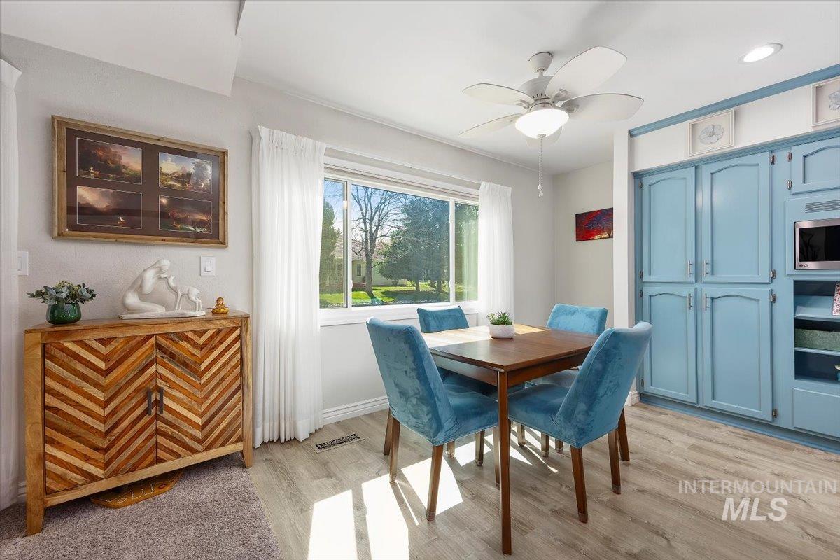 139 Los Lagos, Twin Falls, Idaho 83301, 2 Bedrooms, 2 Bathrooms, Residential For Sale, Price $469,000,MLS 98976609