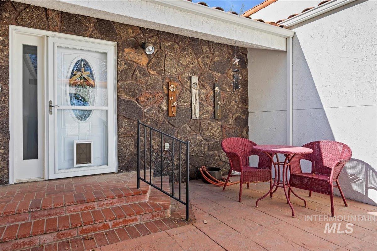 139 Los Lagos, Twin Falls, Idaho 83301, 2 Bedrooms, 2 Bathrooms, Residential For Sale, Price $469,000,MLS 98976614